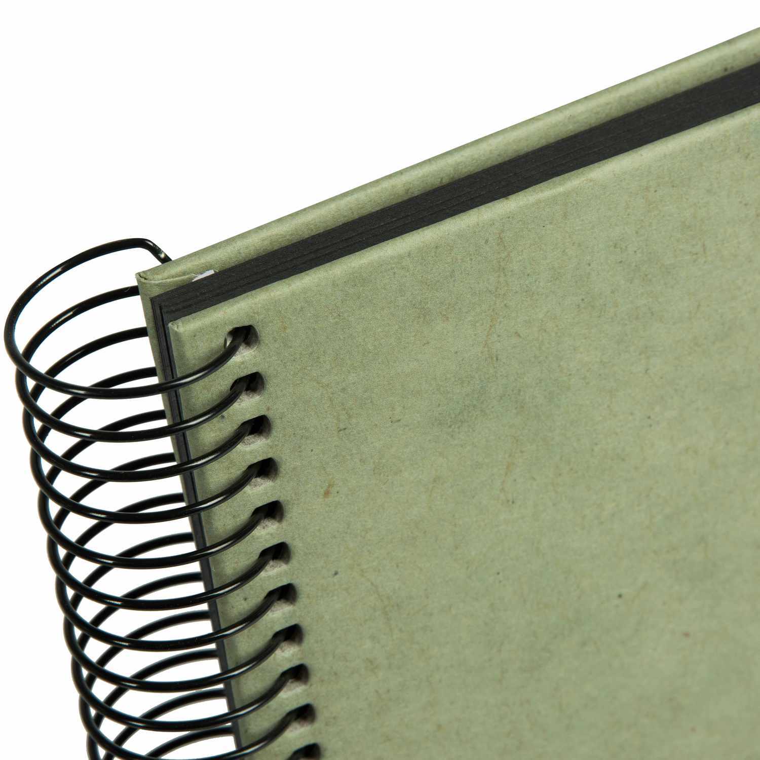 Spiralalbum smoke green 24x17cm mit 40 schwarzen Seiten, robuste Spiralbindung, Marke goldbuch.