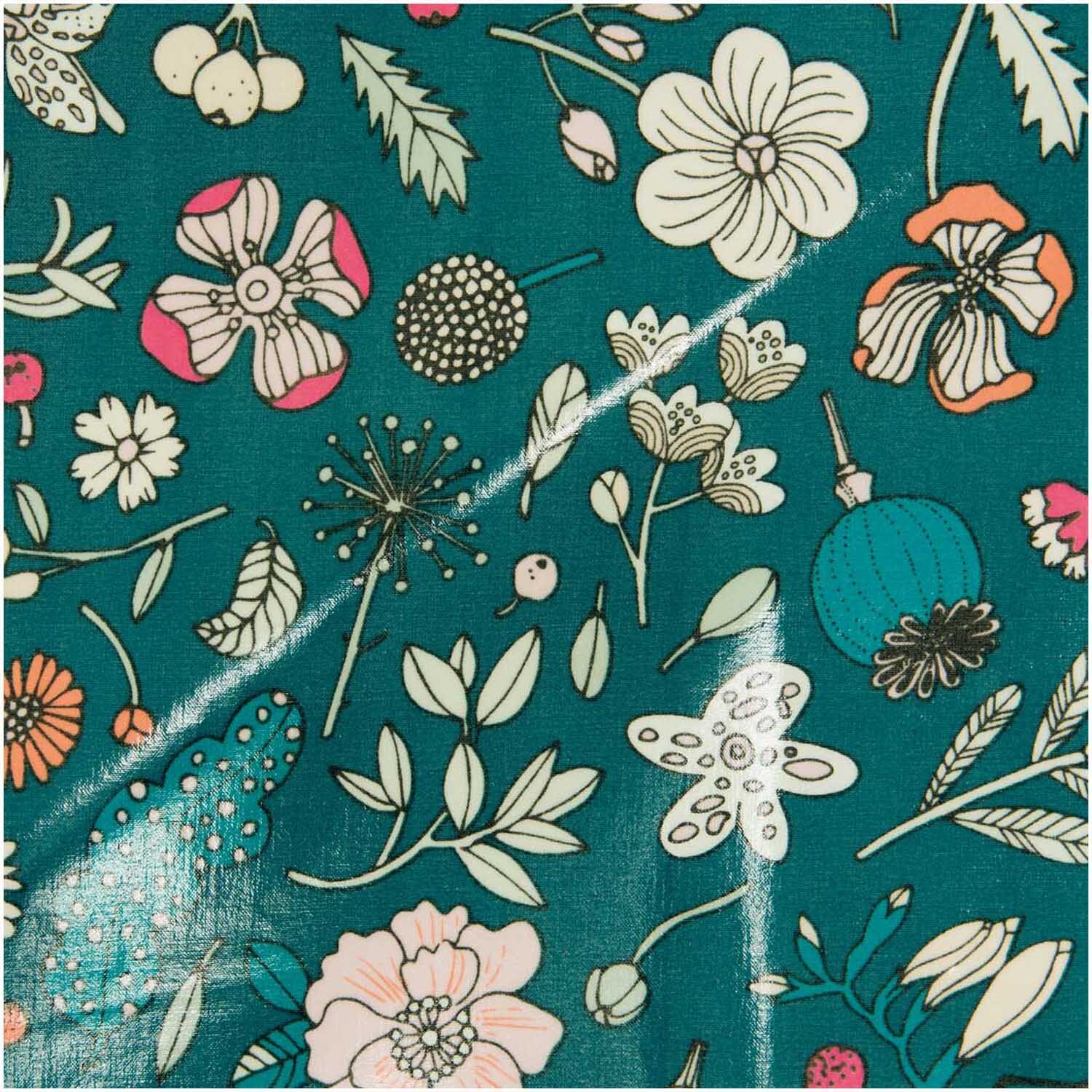 Druckstoff beschichtet Hygge Blumen grün-neon 140cm zeigt ein florales Muster mit bunten Blüten und Blättern auf grünem Hintergrund. Ideal für kreative Projekte.