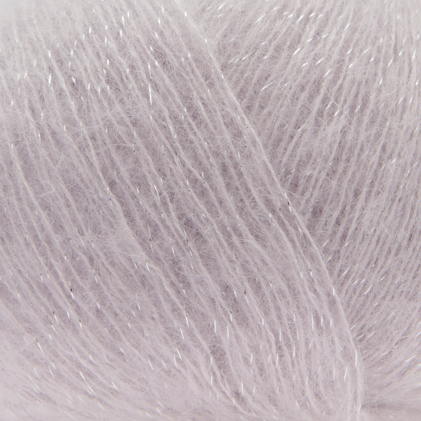 Essentials Super Kid Mohair Loves Silk Glamorous Glitter in Flieder von Rico Design, 25g, 190m. Luxuriöses Garn mit schimmerndem Glanz.