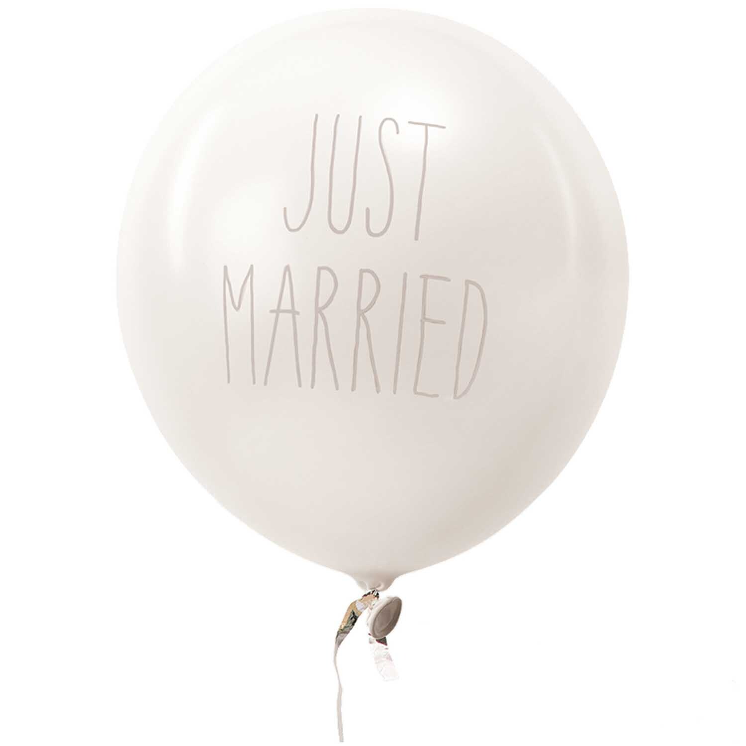 Luftballon Just Married in Weiß mit Aufschrift, ideal für Hochzeitsdekorationen, von Rico Design.