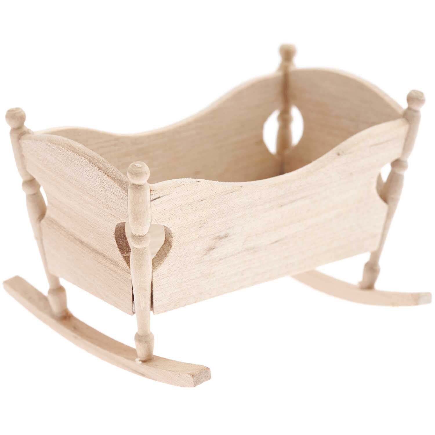 Miniatur Wiege aus Holz von Rico Design, 8x5,5x7cm. Detaillierte Handwerkskunst mit Schaukelkufen.