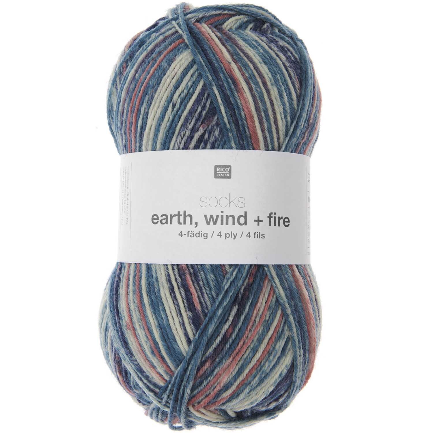 Socks Earth + Wind + Fire 4-fägig: Bunte Garnrolle von Rico Design in Aqua, ideal für Strickprojekte.