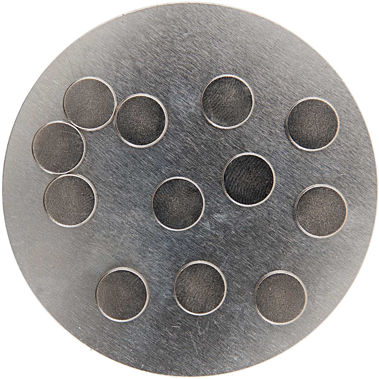 Magnete 10mm 12 Stück extra stark von Rico Design. Zehn graue Magnete auf einer runden Metalloberfläche.