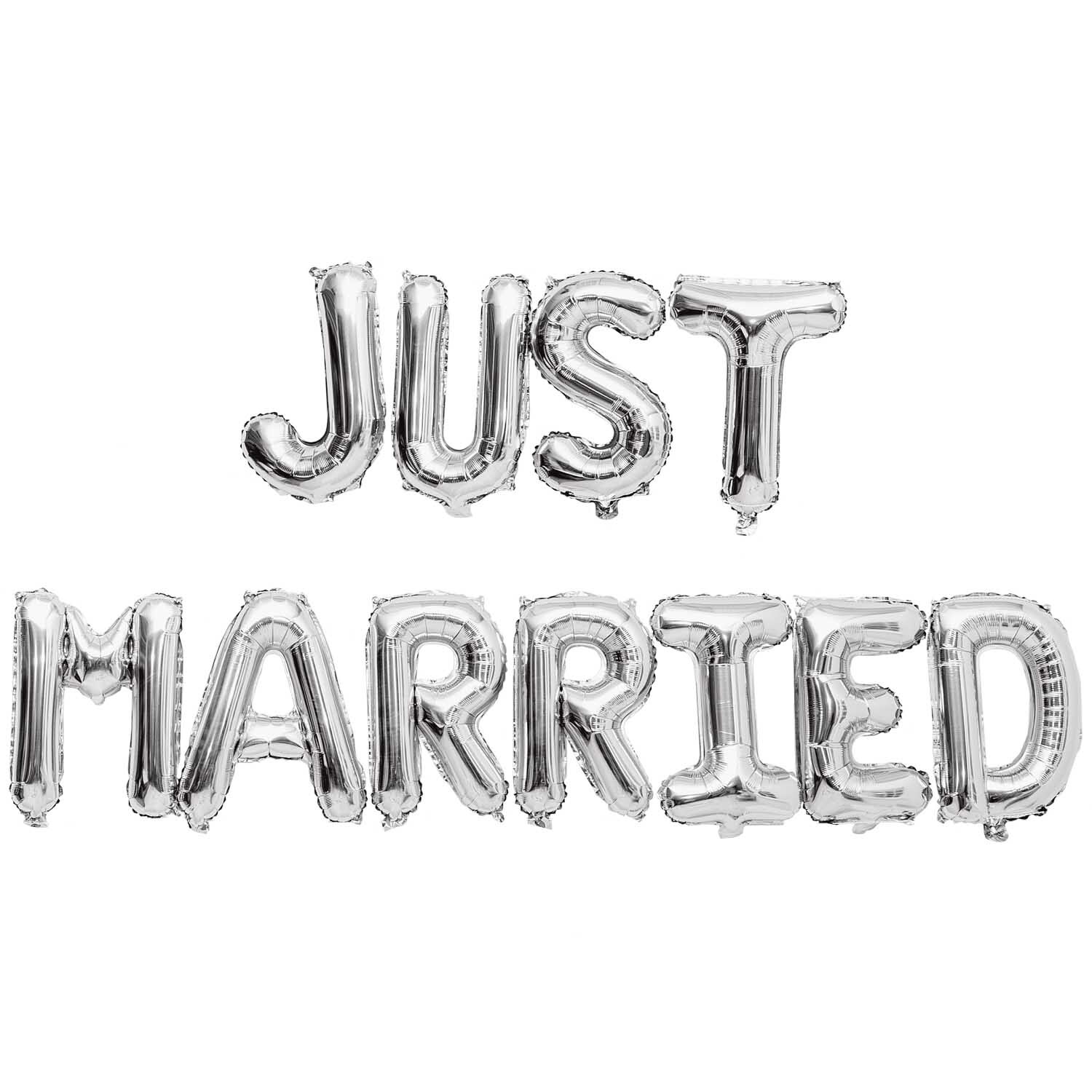 Folienballon-Set Just married silber, 11-teilig, von Rico Design. Silberne Buchstaben formen den Schriftzug "Just Married".