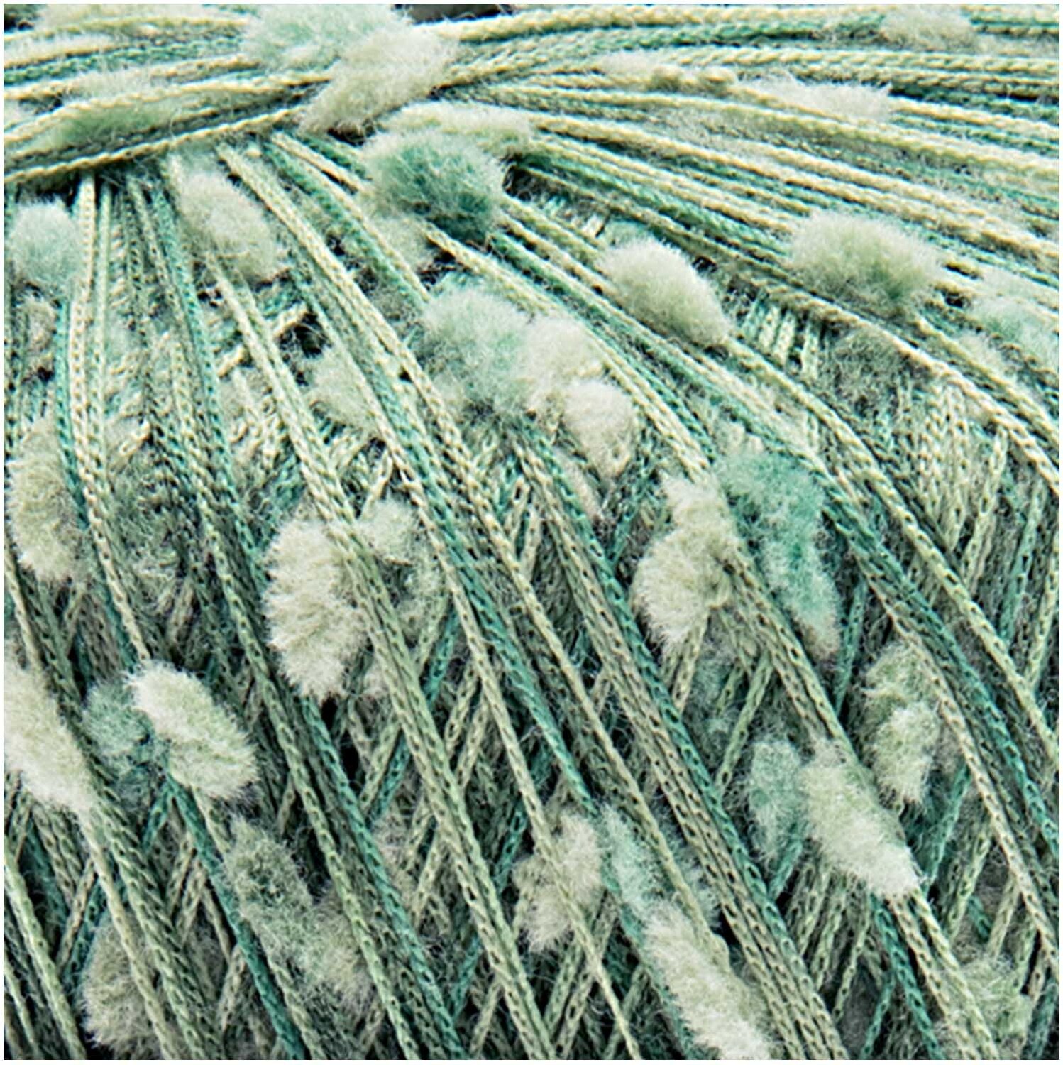 Creative Jazz Up, weiches Garn mit flauschigen Texturen in Efeu-Grün, perfekt für Strickprojekte.