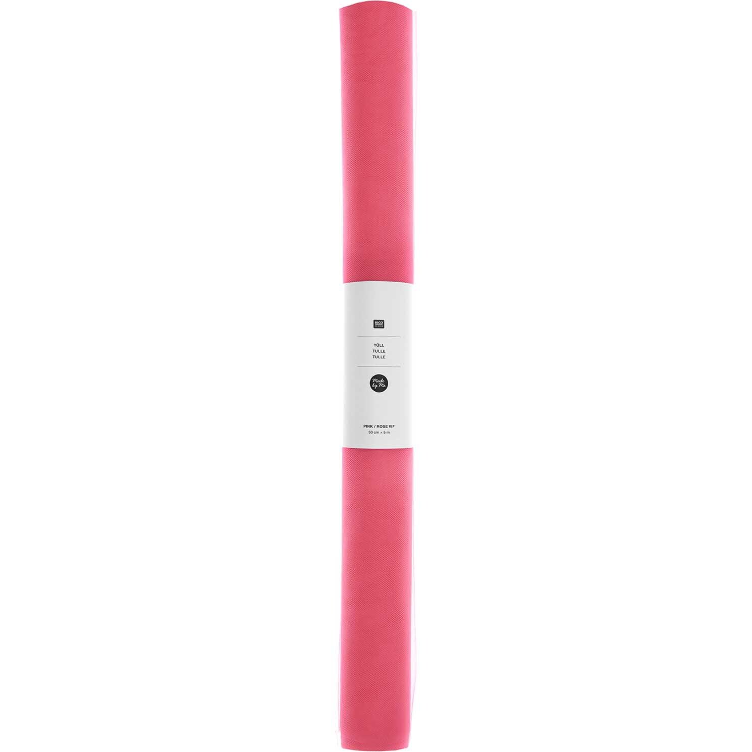Tüll 50cm 5m von Rico Design in leuchtendem Pink, aufgerollt und bereit für kreative Projekte.