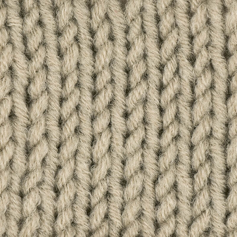 Classik Wolle von Rico Design in Kitt, Nahaufnahme der weichen, dicken Strickstruktur. Ideal für warme, handgefertigte Projekte.
