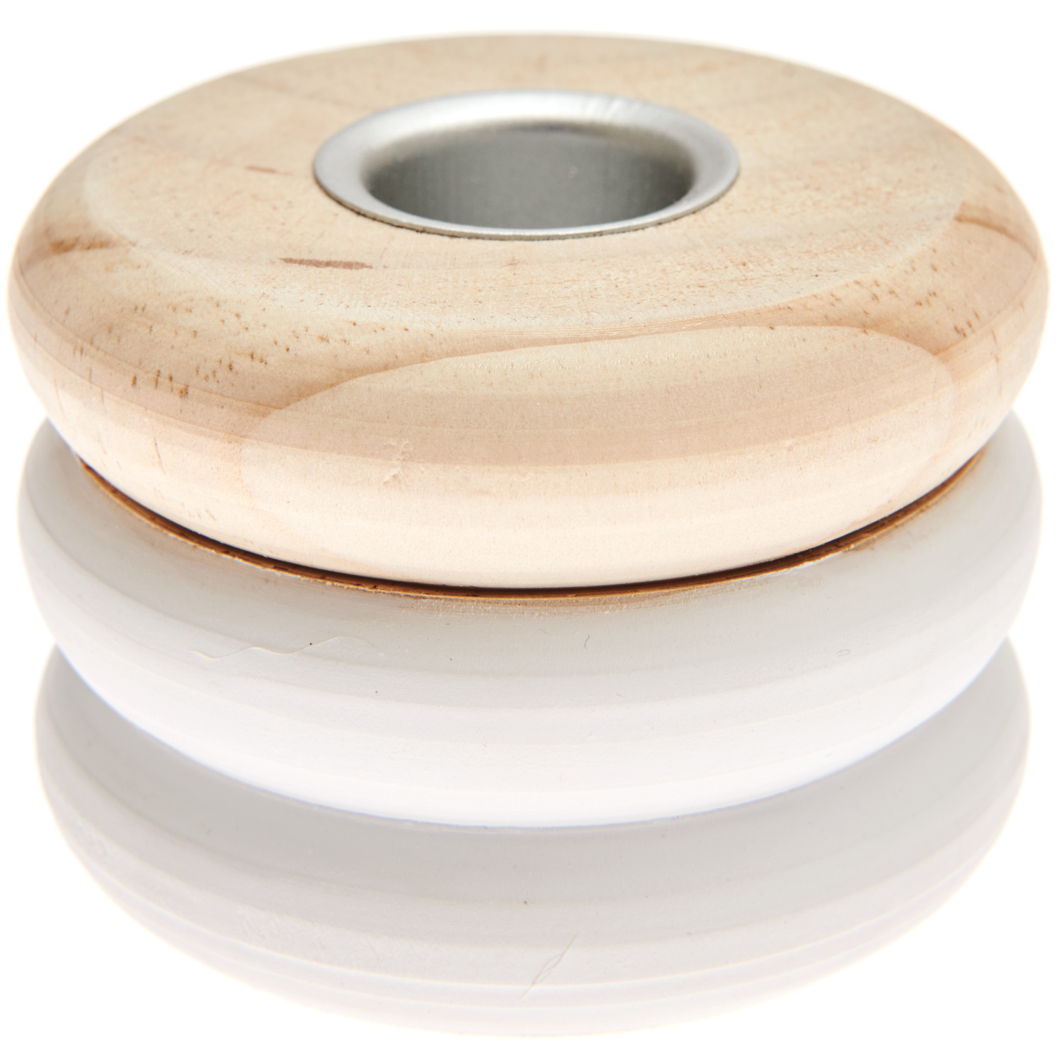 Holz-Kerzenhalter Ringe Weiß von Rico Design, zeigt einen zweifarbigen, runden Kerzenhalter aus Holz mit einem Durchmesser von 7,5 cm.