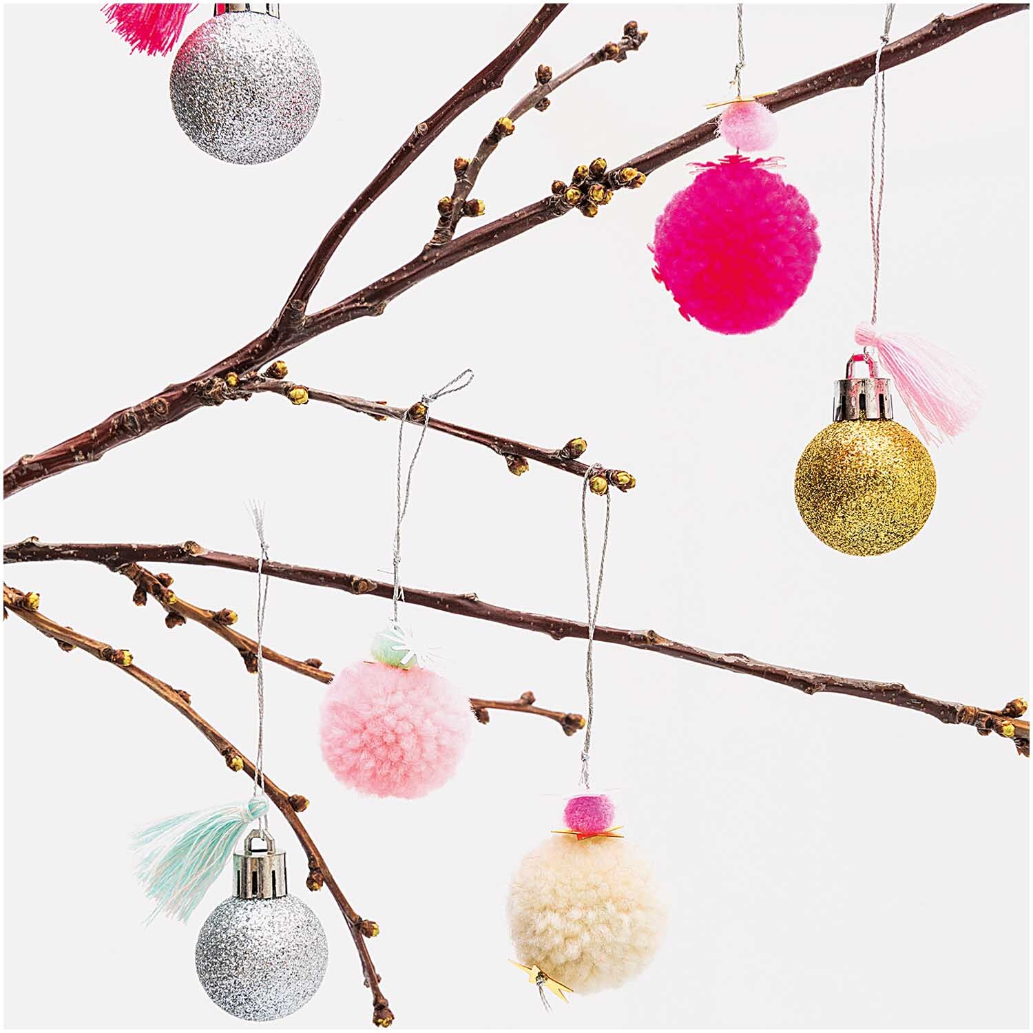 Pompon- und Kugel-Anhänger neon-pastell 6 Stück: Bunte Deko an Zweigen, ideal für festliche Anlässe.