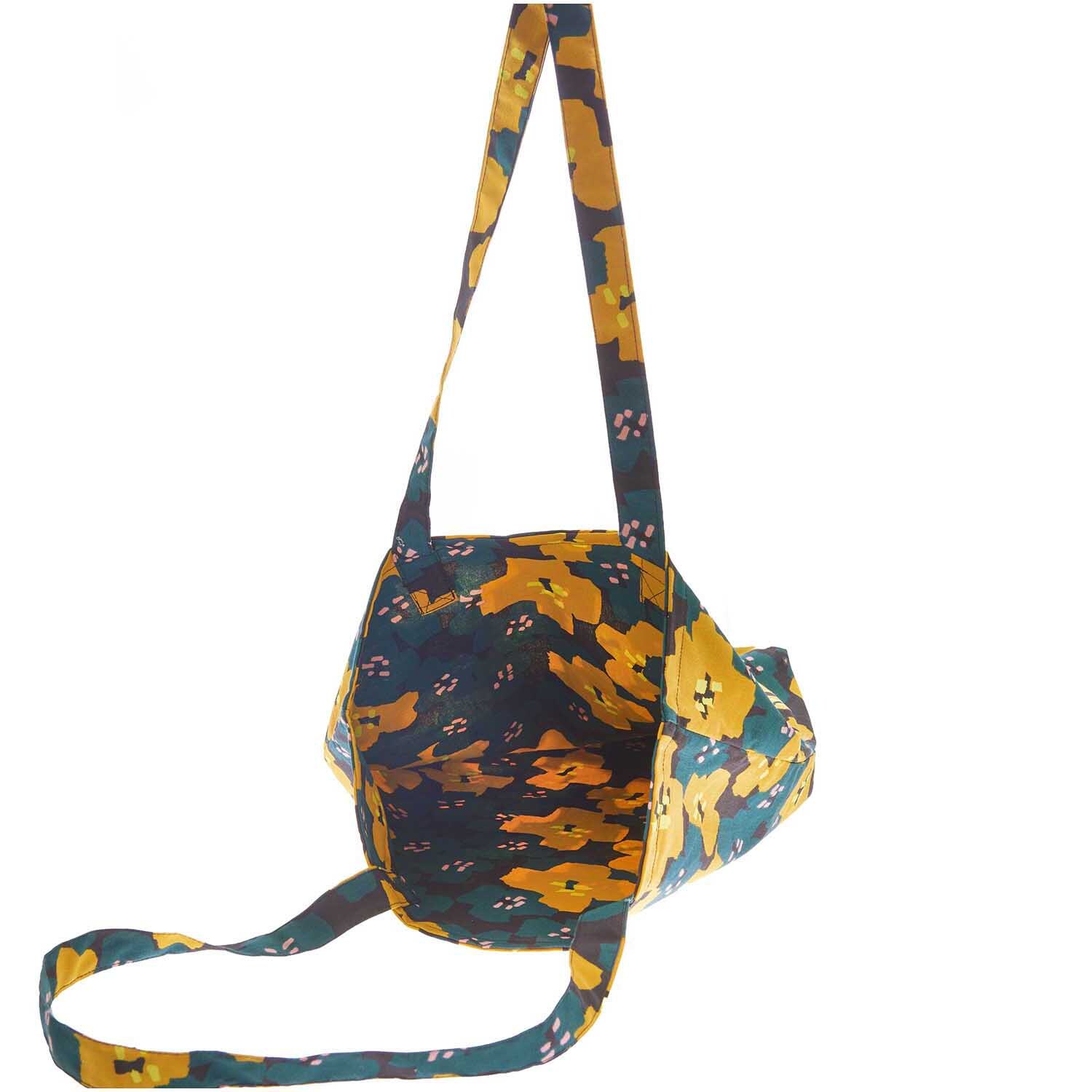 Shopper Okina Hana Blumenprint mit gelbem und blauem Muster, 38x40x13cm, von Rico Design.