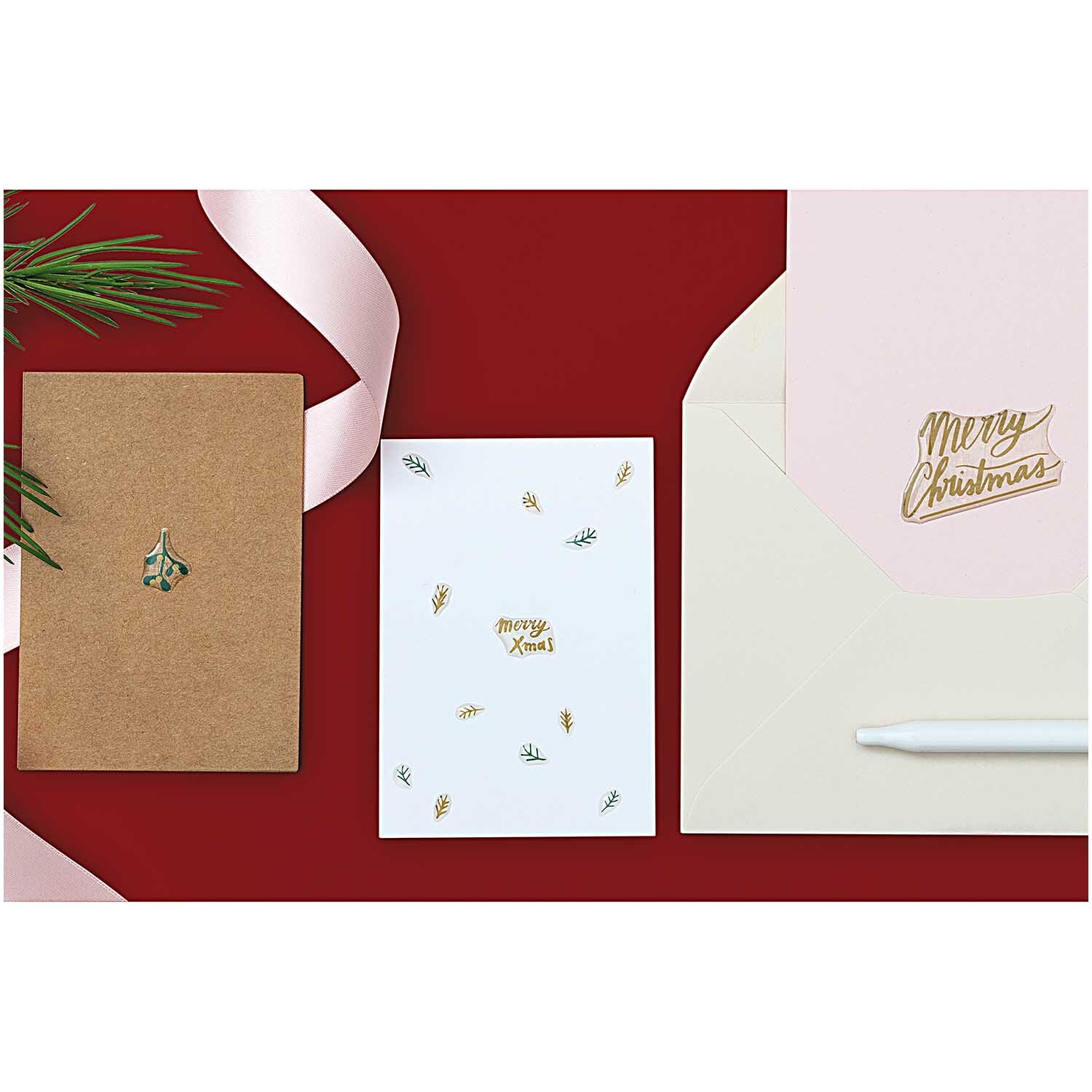 Paper Poetry Gelsticker Jolly Christmas Schrift auf einer Karte mit festlichem Design und Umschlag. Perfekt für weihnachtliche Grüße.