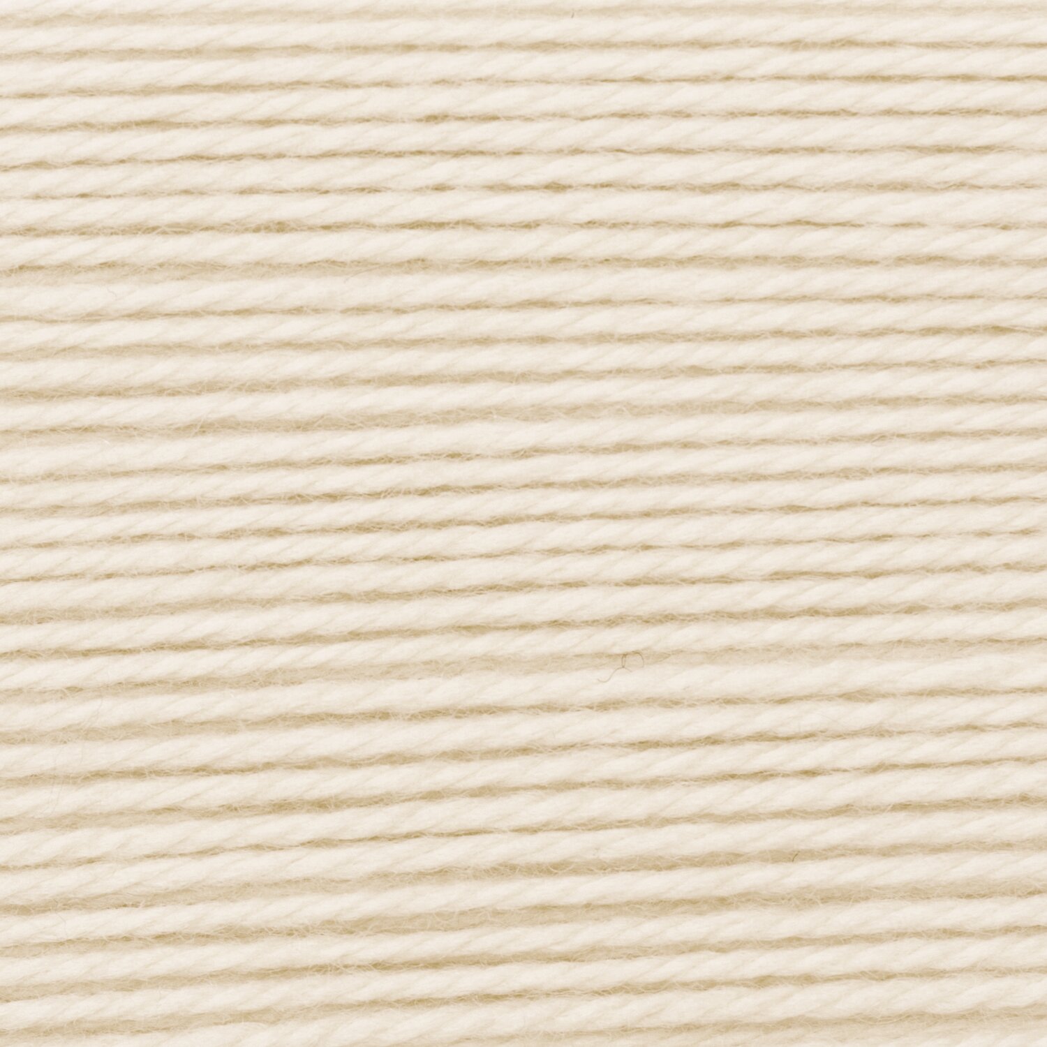 Wickelkarte des Garns Essentials Soft Merino aran in der Farbe 061 Creme.