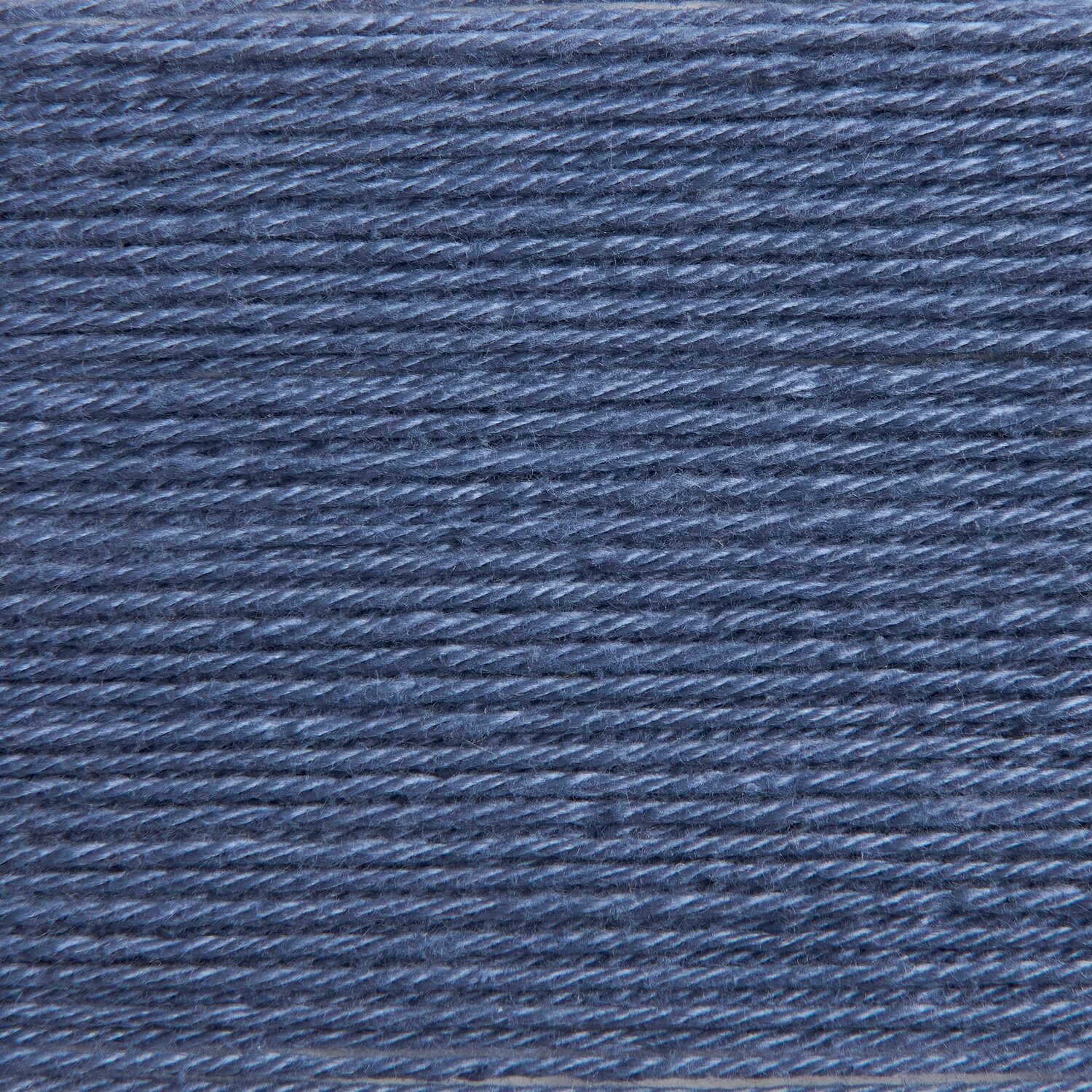 Rico Cotton: Nachtblaues Garn von Rico Design, 50g 125m, ideal für Strick- und Häkelprojekte.