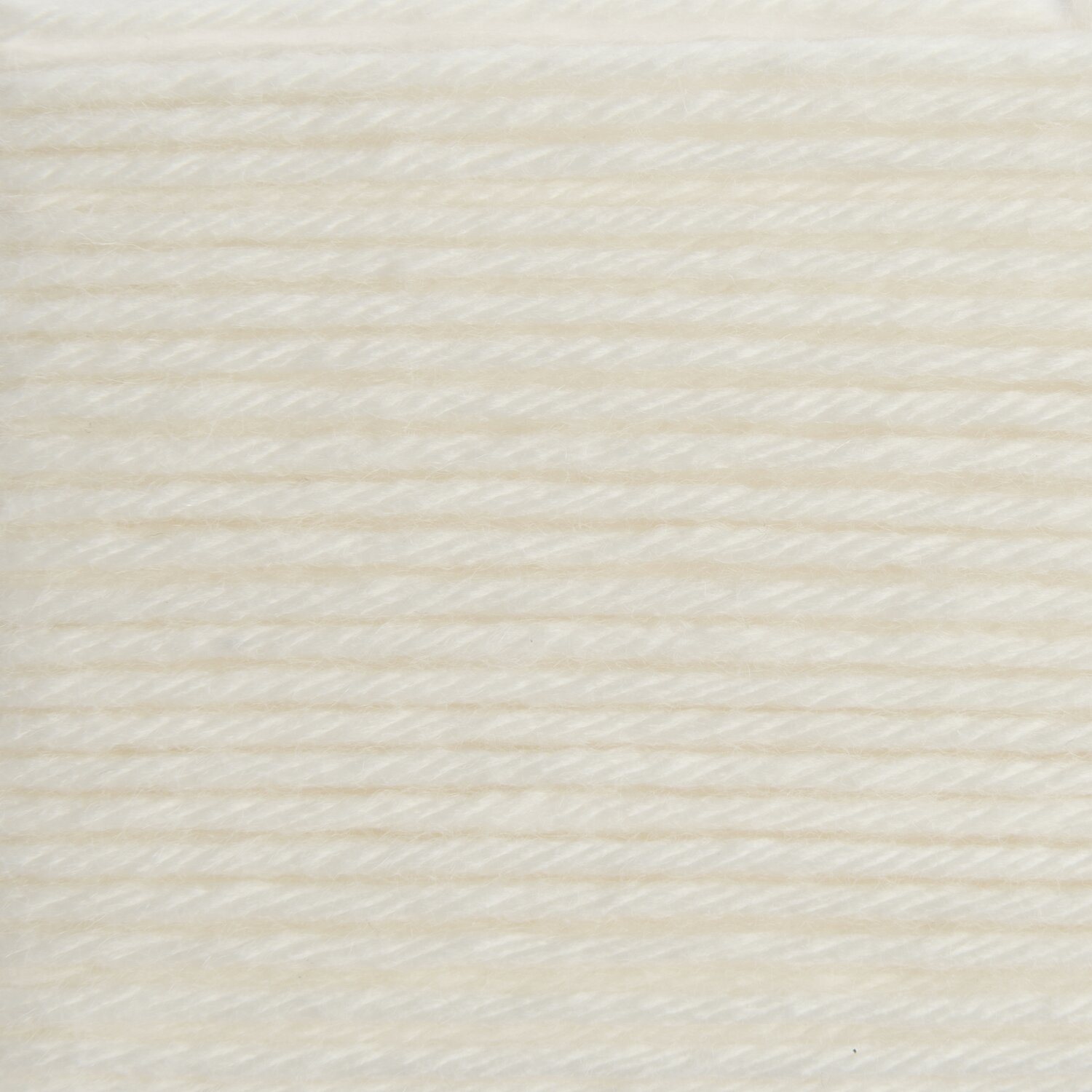Rico Baby Dream dk uni - A Luxury Touch: Weiches, cremefarbenes Garn von Rico Design, ideal für Babyprojekte.