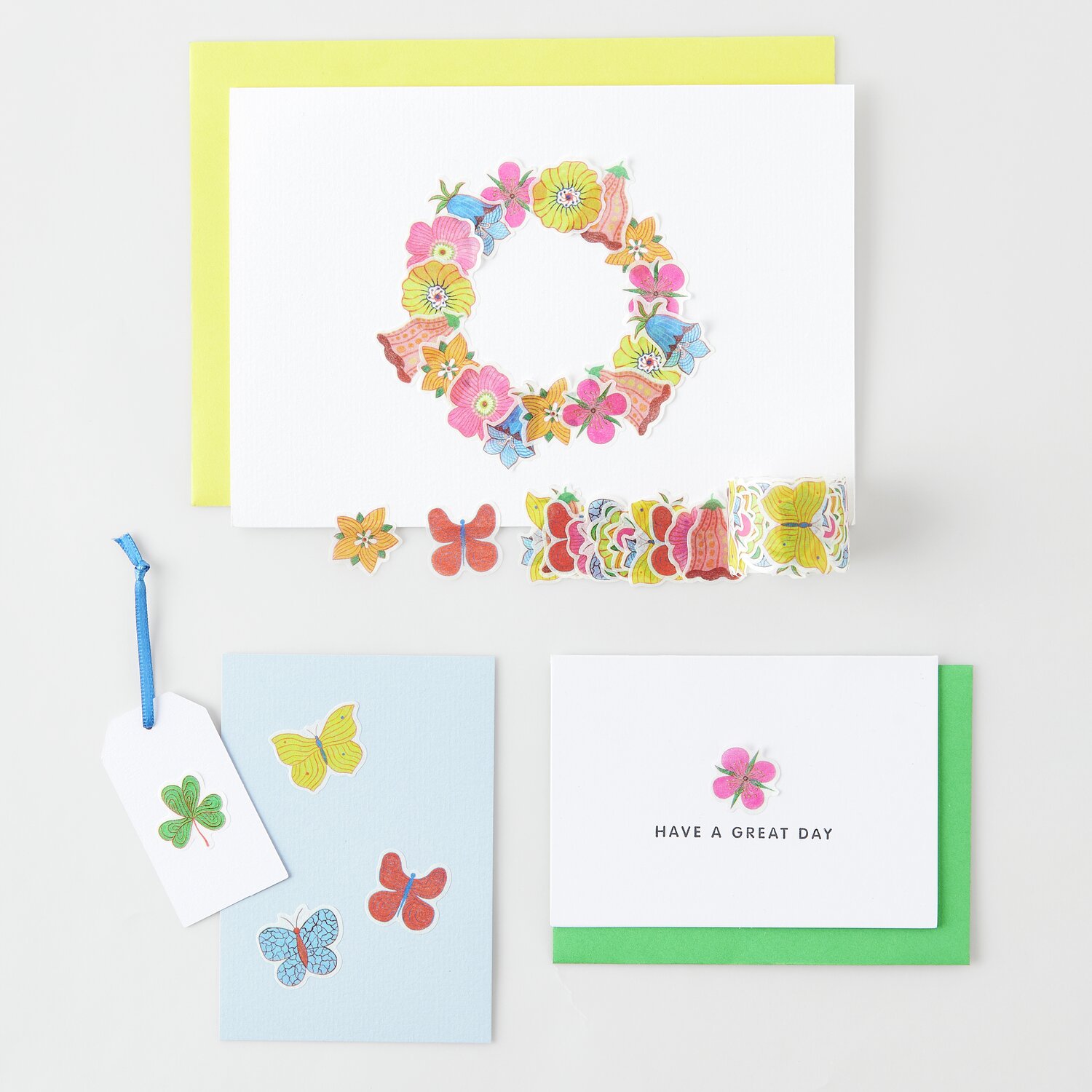 Washi Sticker Midsommar Magic: Bunte Sticker von Rico Design auf Karten und Anhänger, 200 Stück.