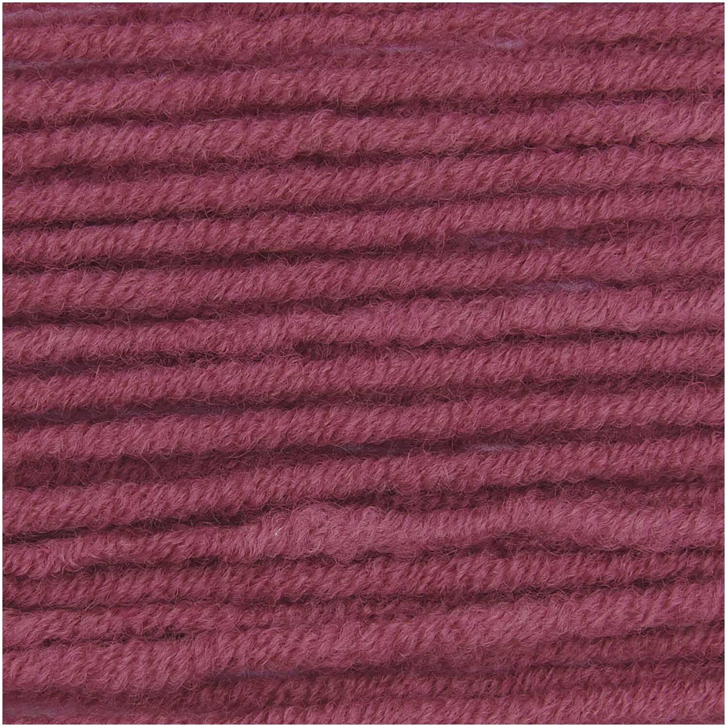 Classik Wolle in Mauve von Wolle Rödel, Nahaufnahme der weichen, strukturierten Fasern, 50g 90m. Ideal für Strickprojekte.