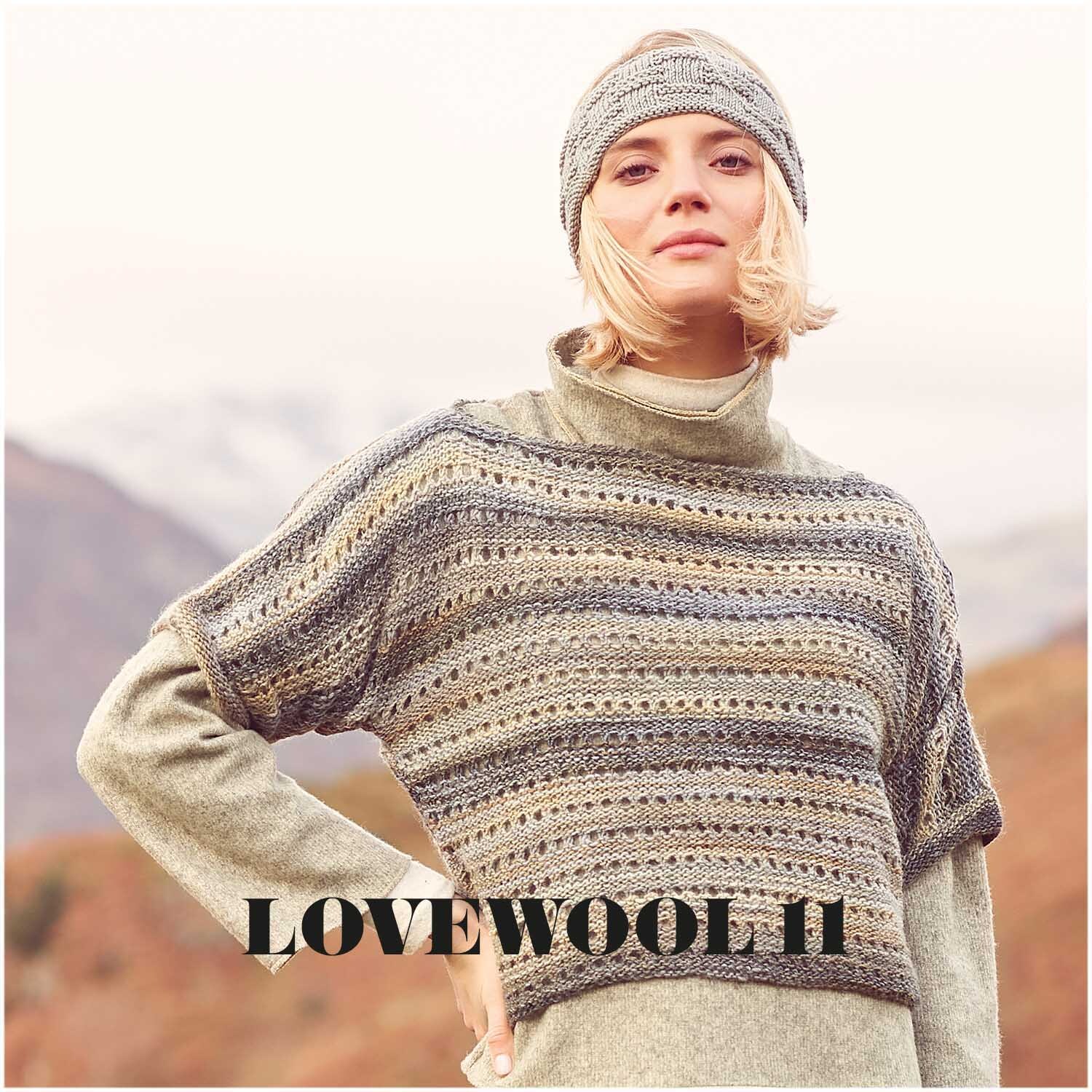 Creative Melange aran Wonderball: Frau in gestricktem Oberteil und Stirnband vor Berglandschaft.