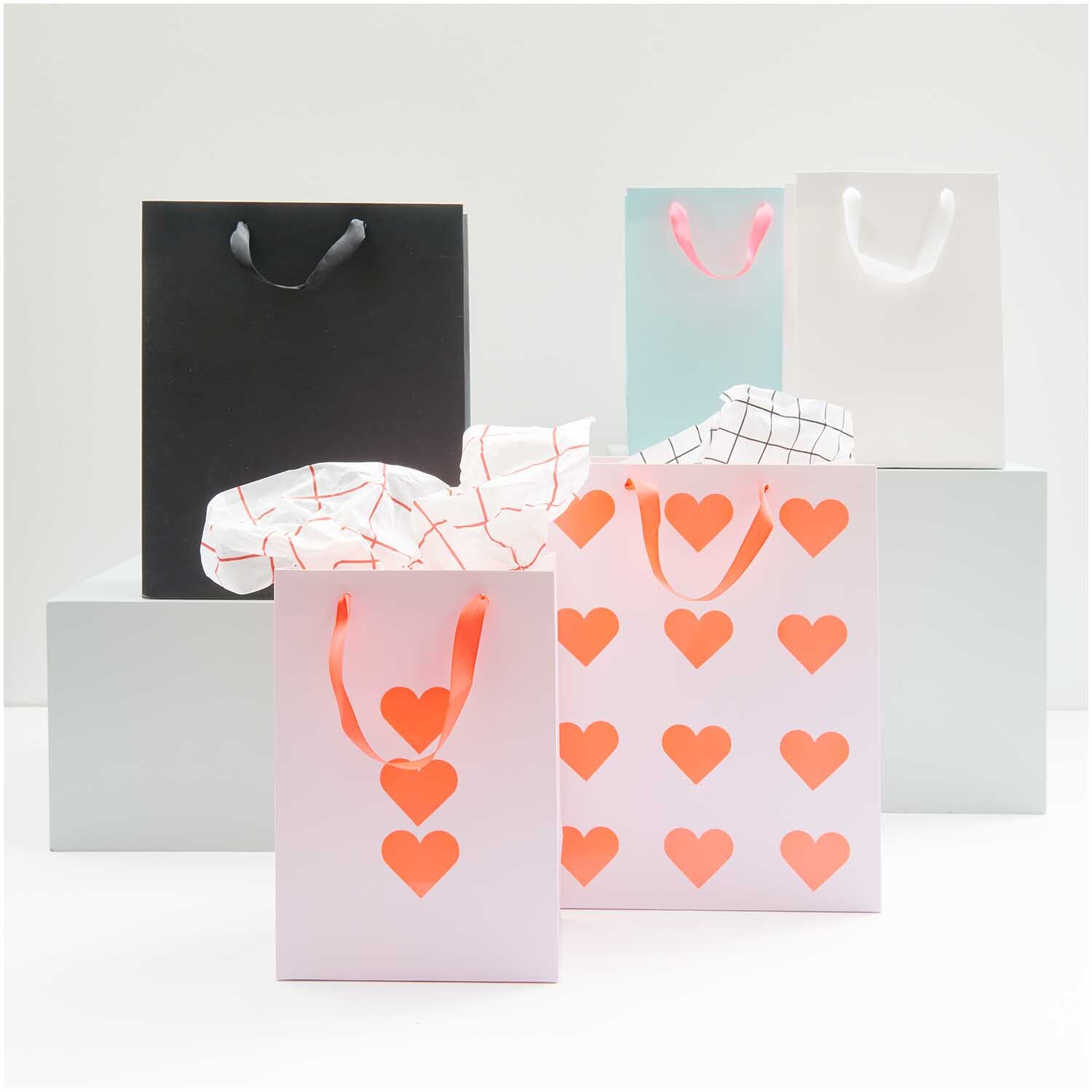 Paper Poetry Geschenktüte rosa 18x26x12cm von Rico Design