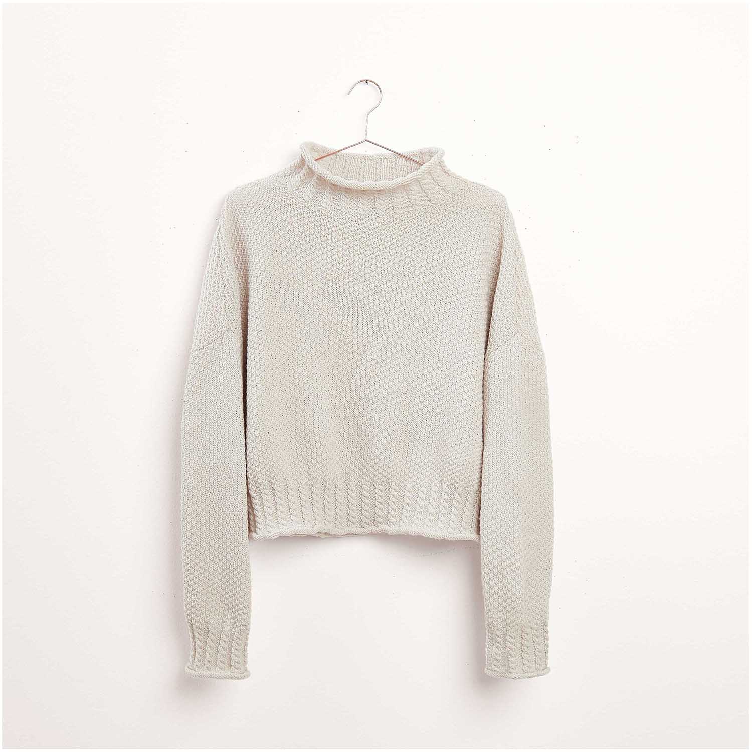 Gestrickter Pullover: Modell 02 aus dem Heft Luxury Knits Winter Special