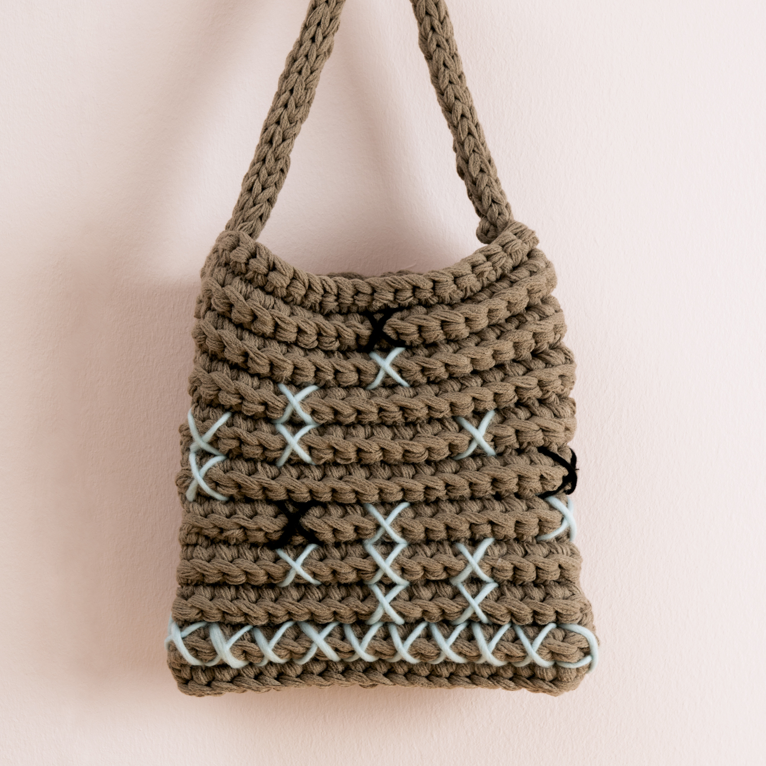 Häkelanleitung bestickte Tasche aus Creative Loopy von idee. Creativmarkt
