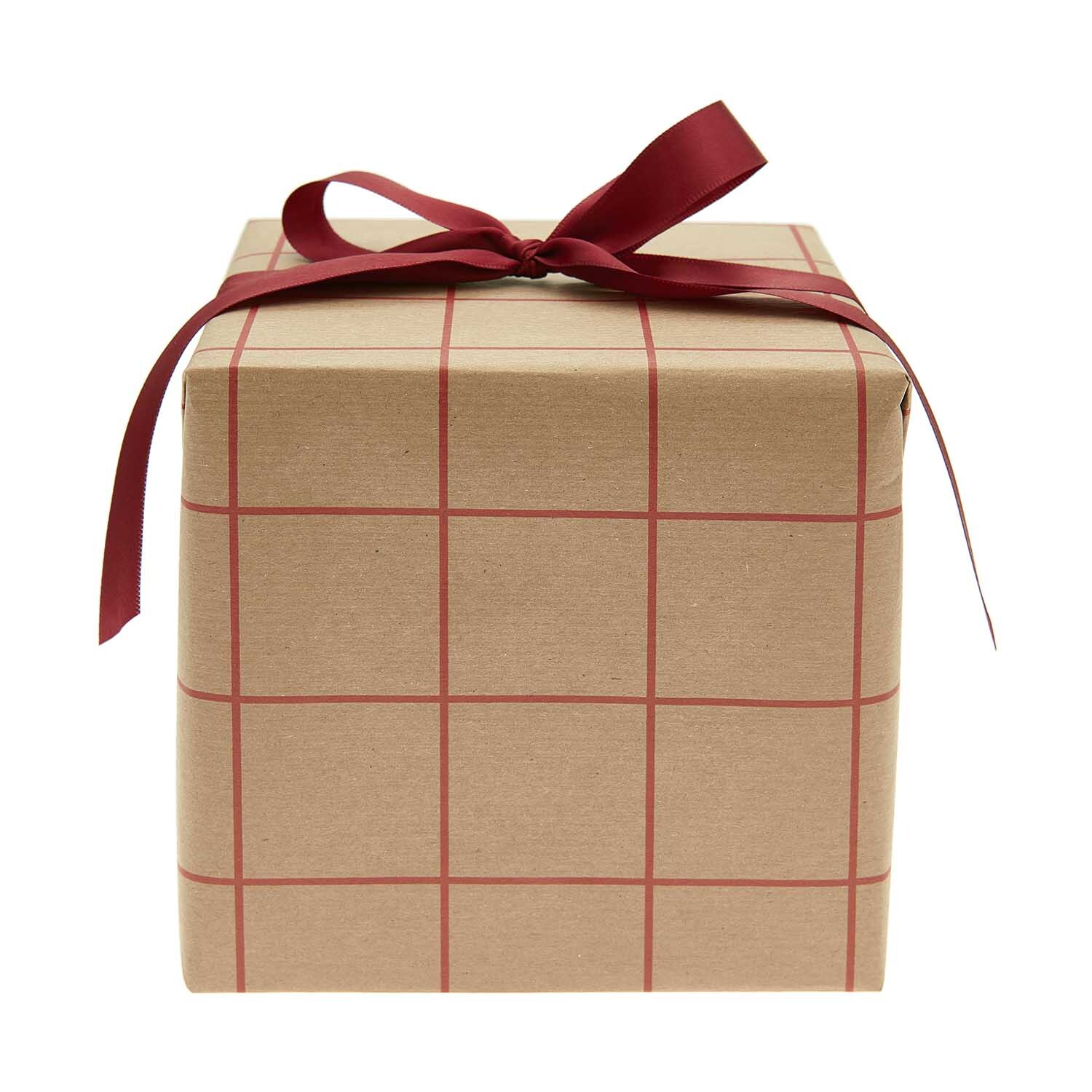Paper Poetry Geschenkpapier zeigt ein elegantes Rasterdesign mit rotem Band, ideal für Geschenke.
