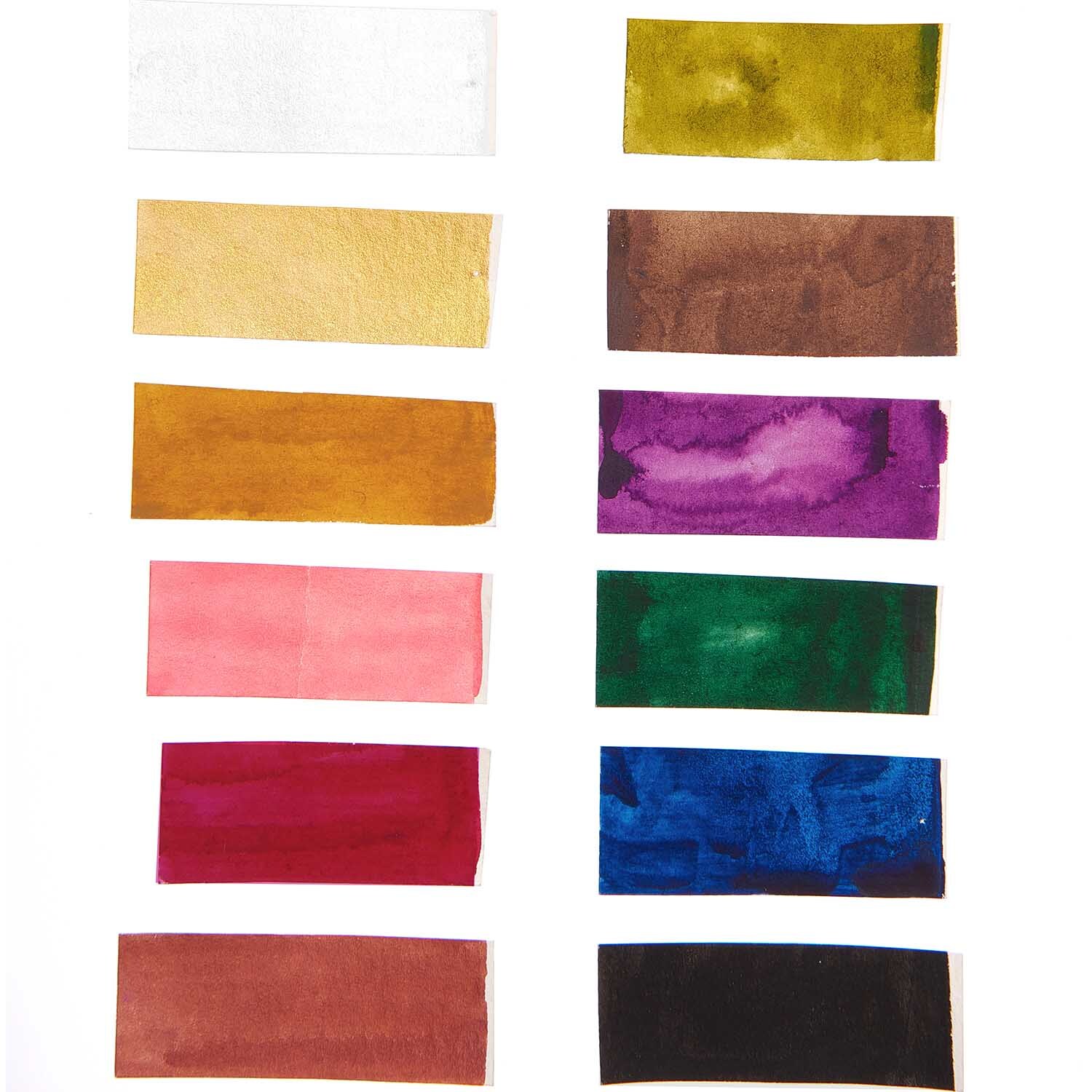 ART Essential Aquarellfarben Earthy Colours zeigt 12 Farbtöne von Rico Design auf weißem Hintergrund.