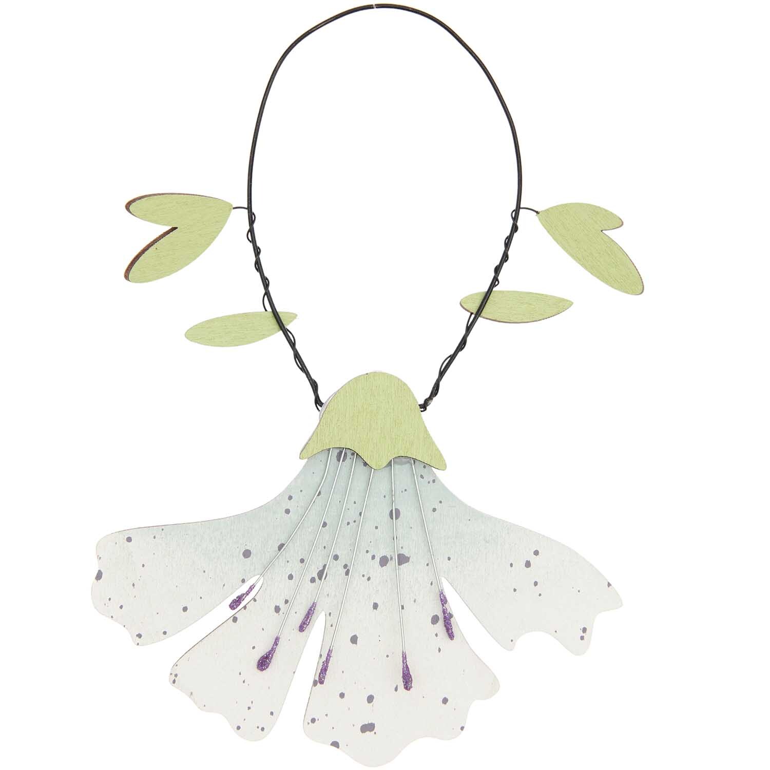 Holzanhänger Blüte in Mint von Rico Design, zeigt eine blütenförmige Dekoration mit zarten Details.