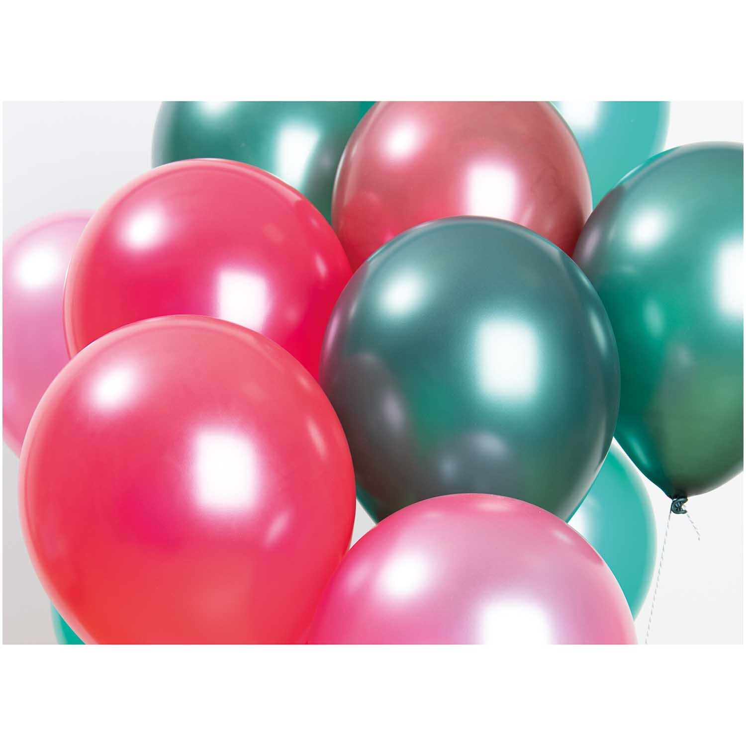 Luftballon Mix berry matt 30cm, 12 Stück von Rico Design. Bunte Ballons in Rot- und Grüntönen.