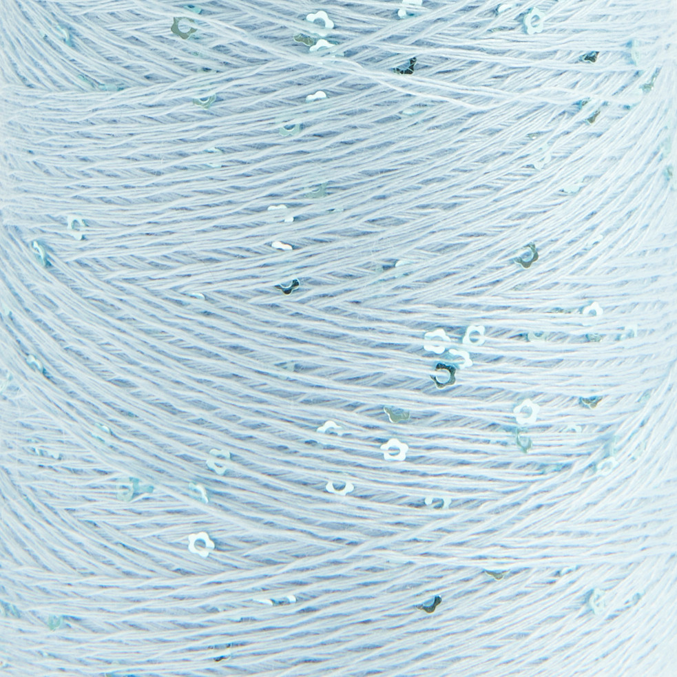 Creative Make It Blümchen: Hellblaues Garn mit kleinen Blümchen, ideal für feine Strickprojekte.