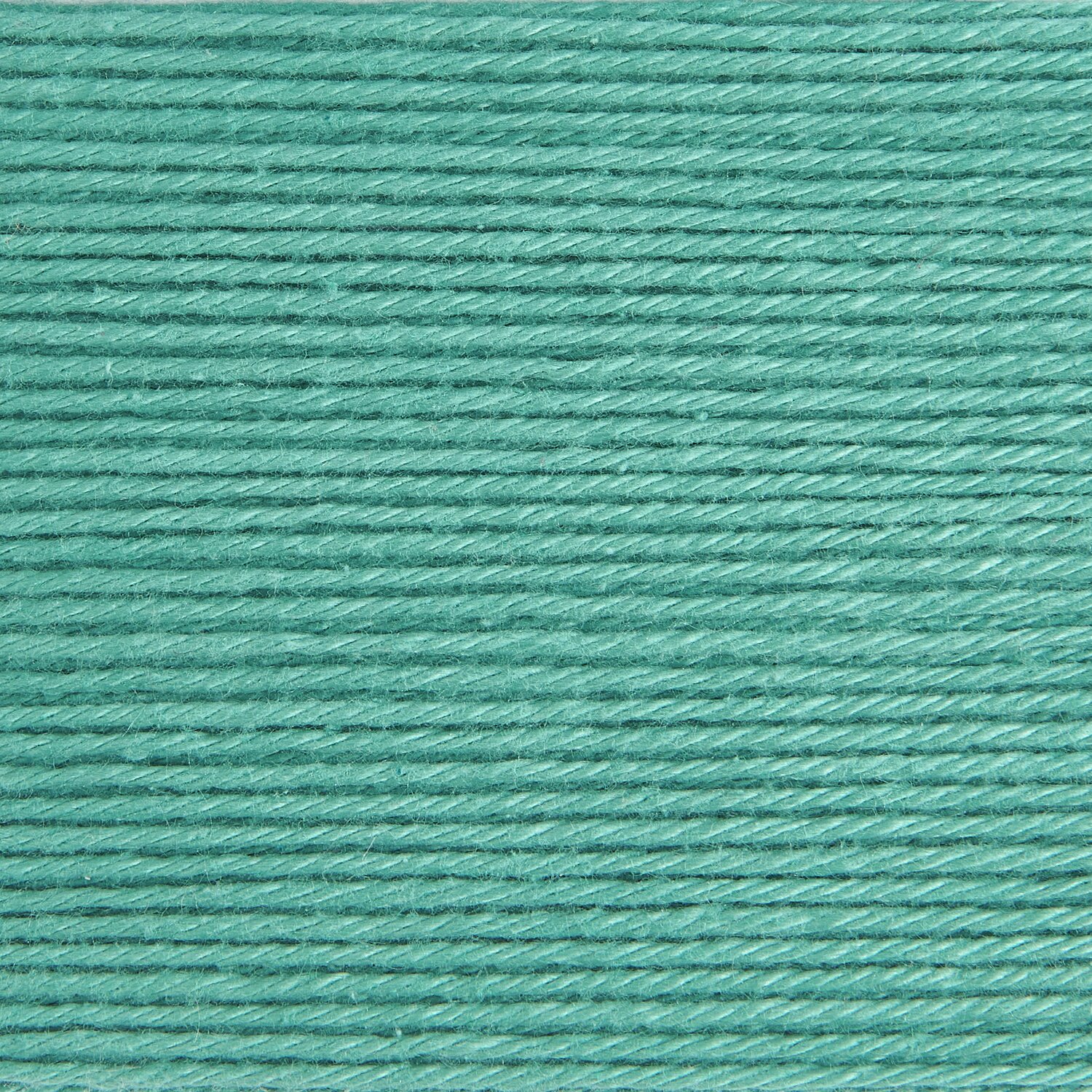 Rico Cotton in Petrol zeigt weiches Garn von Rico Design. Perfekt für Strickprojekte, 50g 125m.
