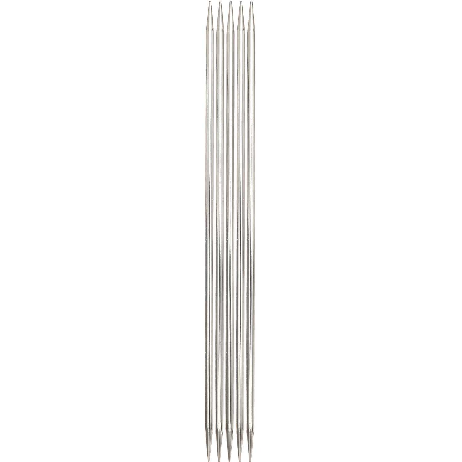 KnitPro Nadelspiel 20cm Messing: Sechs silberne Stricknadeln aus Metall, ideal für präzises Stricken.