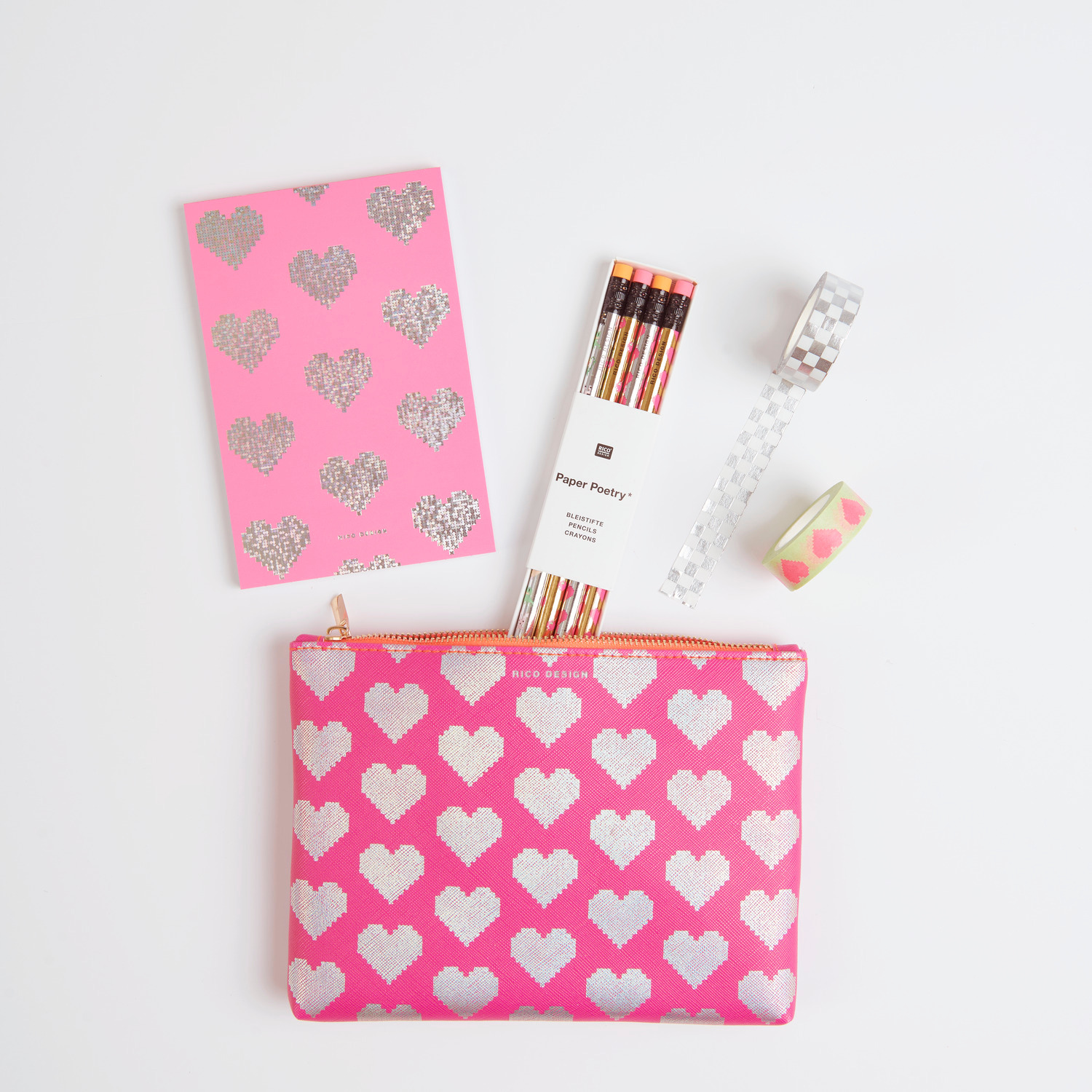 Paper Poetry Notizblock mit Herzmotiv, Etui und Bleistift-Set. Rosa Design von Rico Design.
