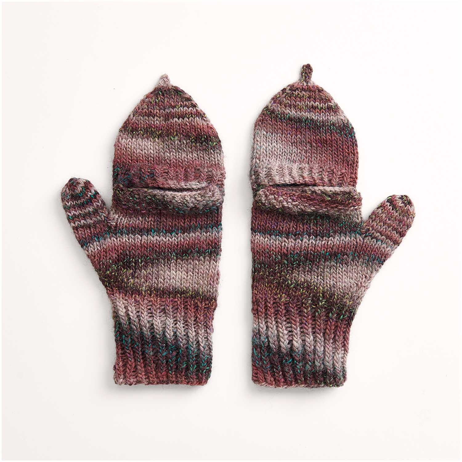 Strickset Fäustlinge Modell 27: Handgestrickte Fäustlinge in melierten Rottönen, ideal für kalte Tage.