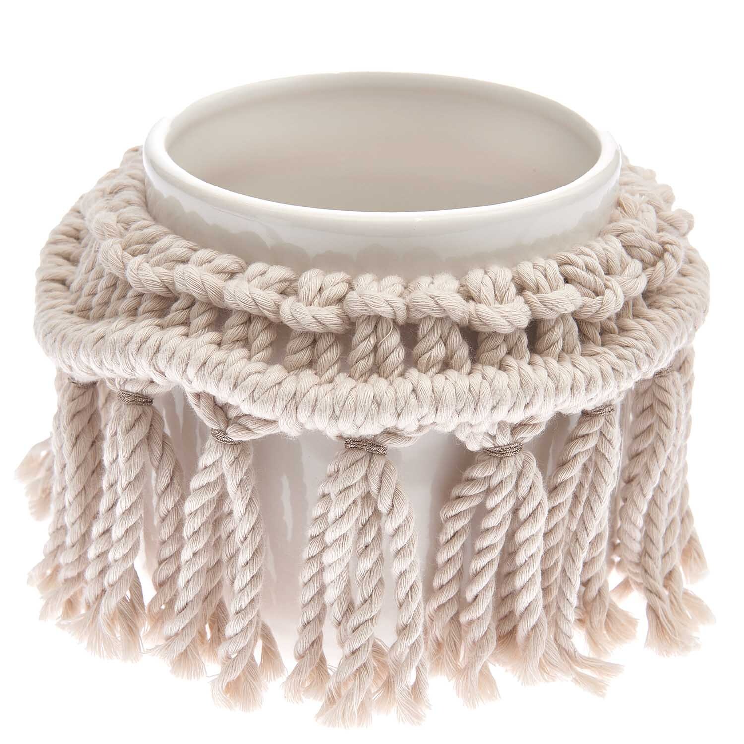 Makramee Set Topf Manschette I: Elegante, cremefarbene Makramee-Manschette für Blumentöpfe.