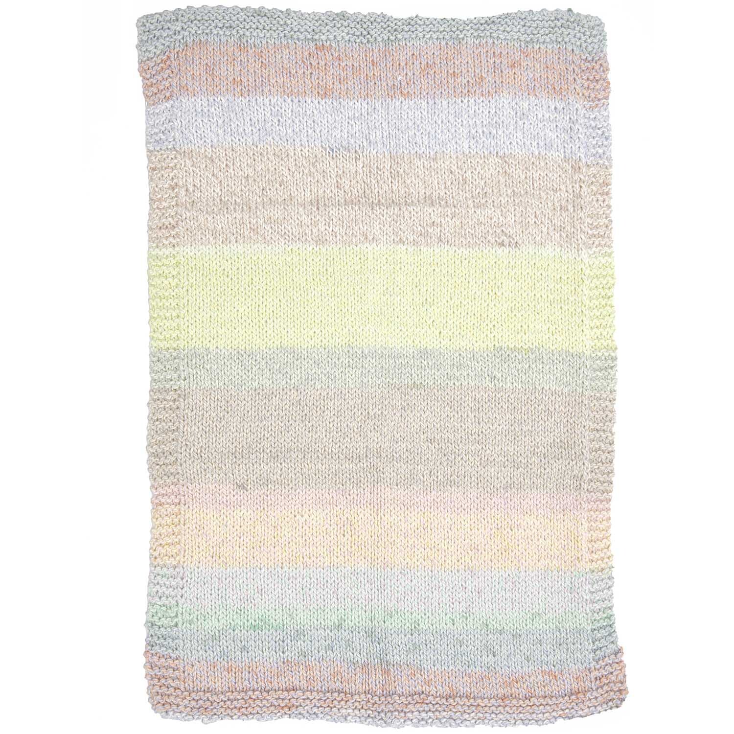 Creative Chic-Unique: Weiches Strickgarn von Rico Design in Pastelltönen, ideal für Frühlingsprojekte.