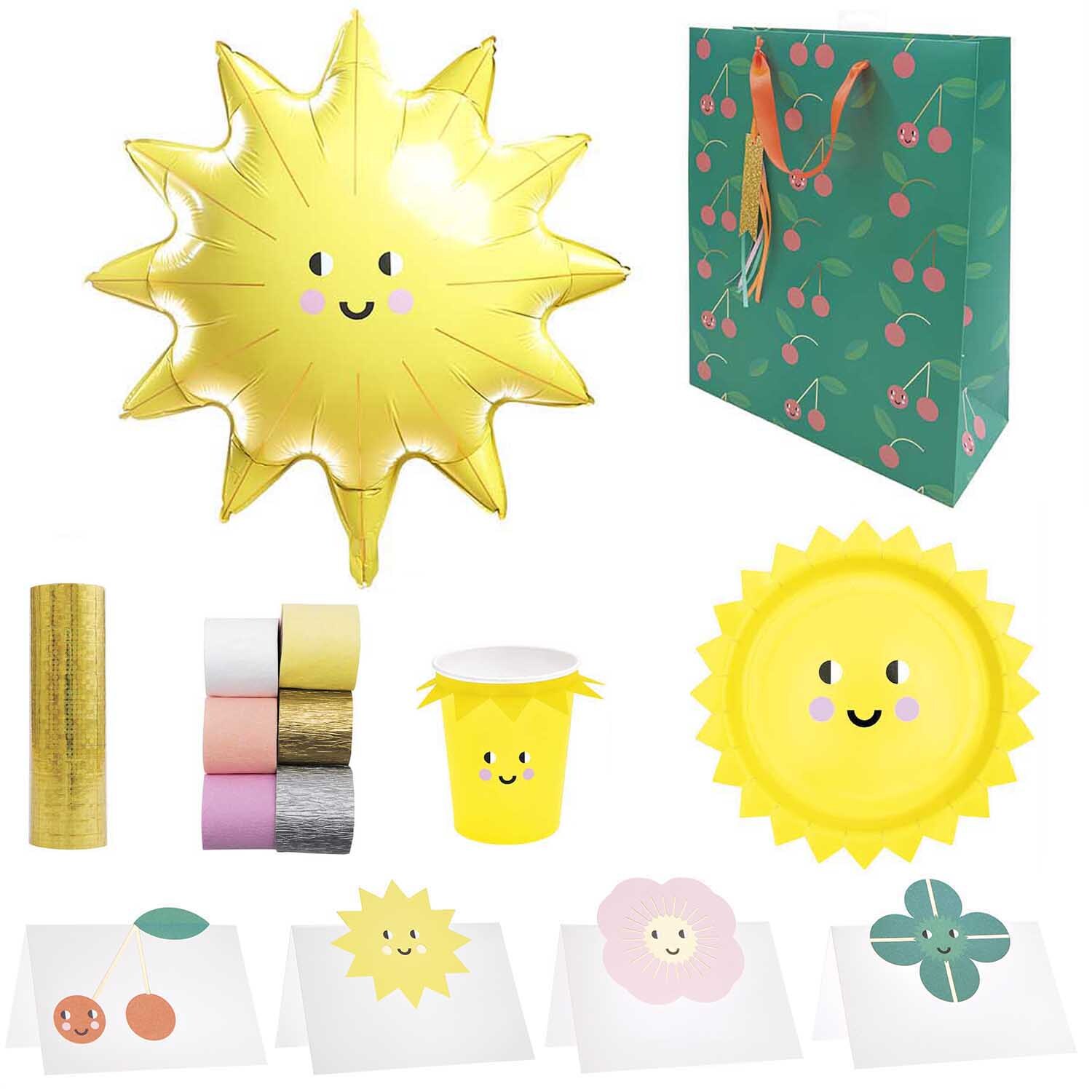 Party Set Everybody Loves The Sunshine mit fröhlichem Sonnendesign, Geschenkpapier und Karten. Ideal für sommerliche Feiern.