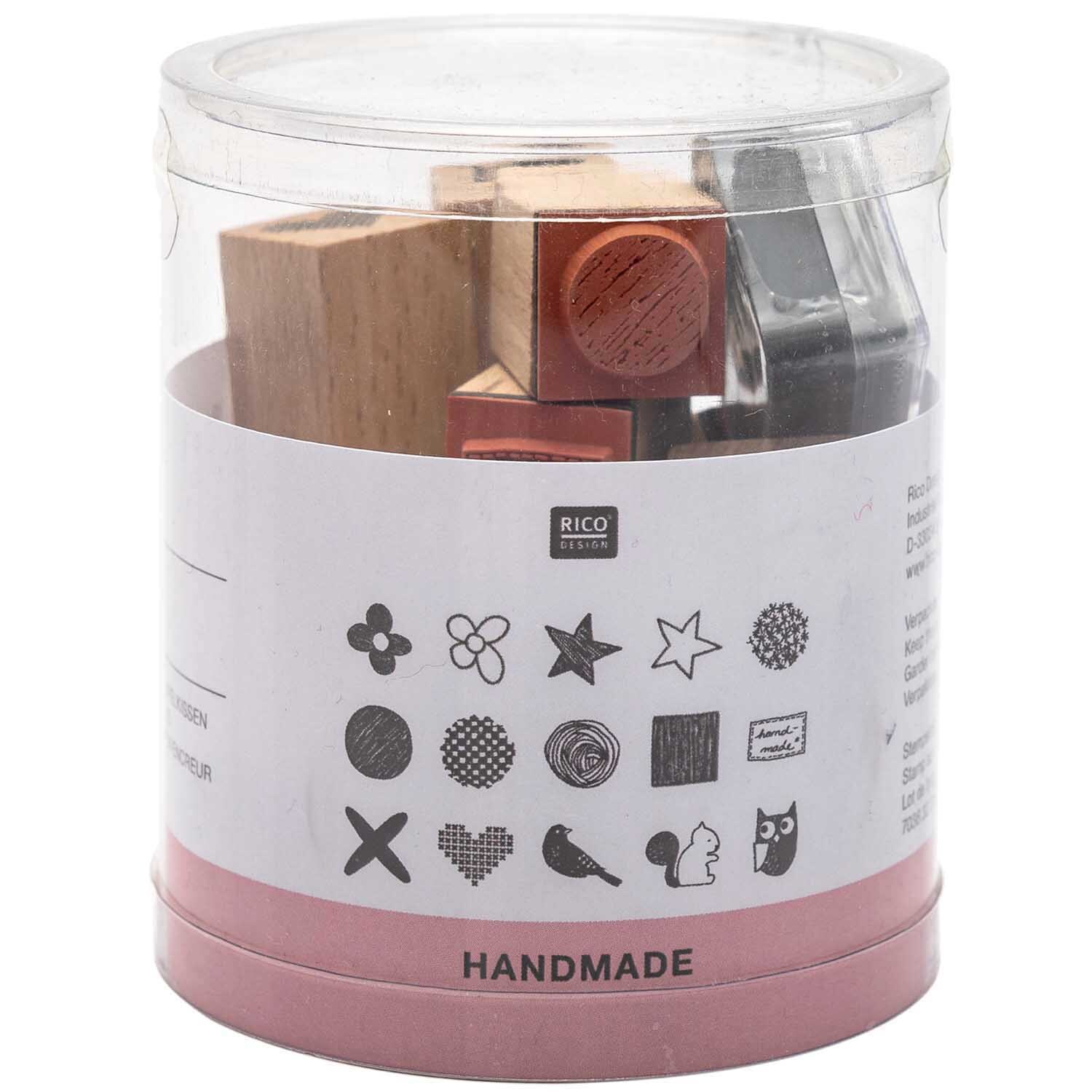 Stempelset Patchwork Family 2x2cm, 16-teilig, in transparenter Verpackung mit verschiedenen Mustern.