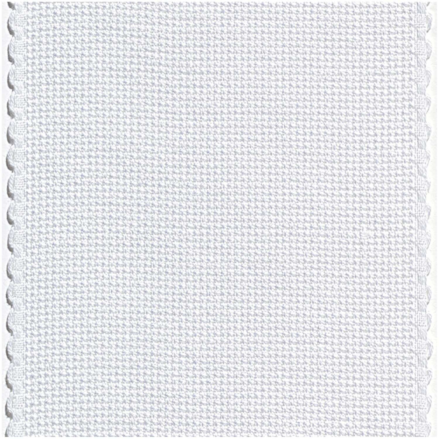 Aidaband mit Bogenkante von Rico Design, 5 cm breit, zeigt feine Webstruktur in Weiß.