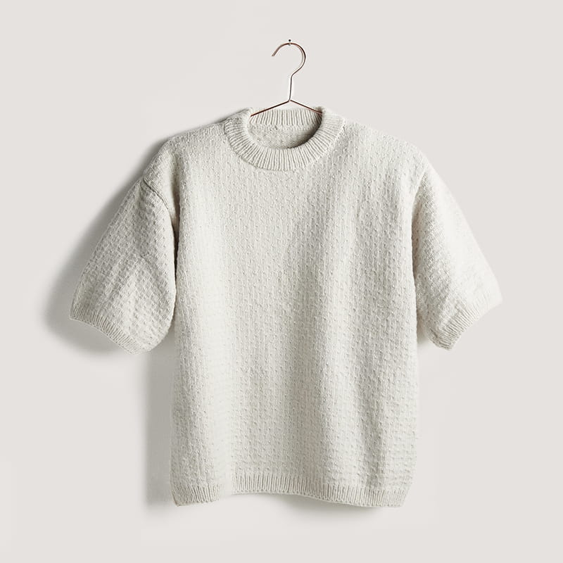Gestricktes Shirt in Creme: Modell 13a aus dem Heft Vegan Cashmere