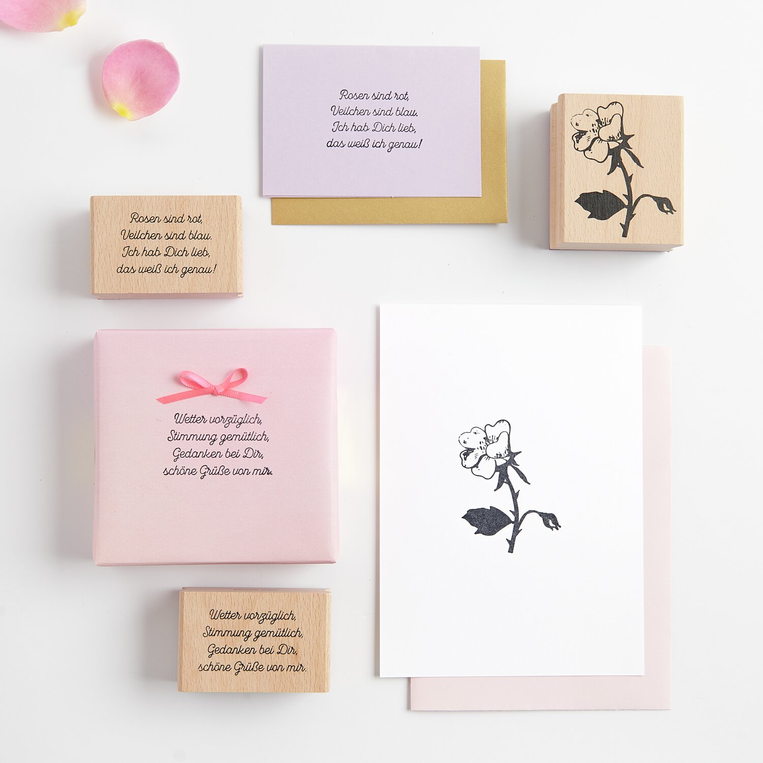 Paper Poetry Stempel La Vie en Rose Rosen sind rot 70x45mm von Rico Design