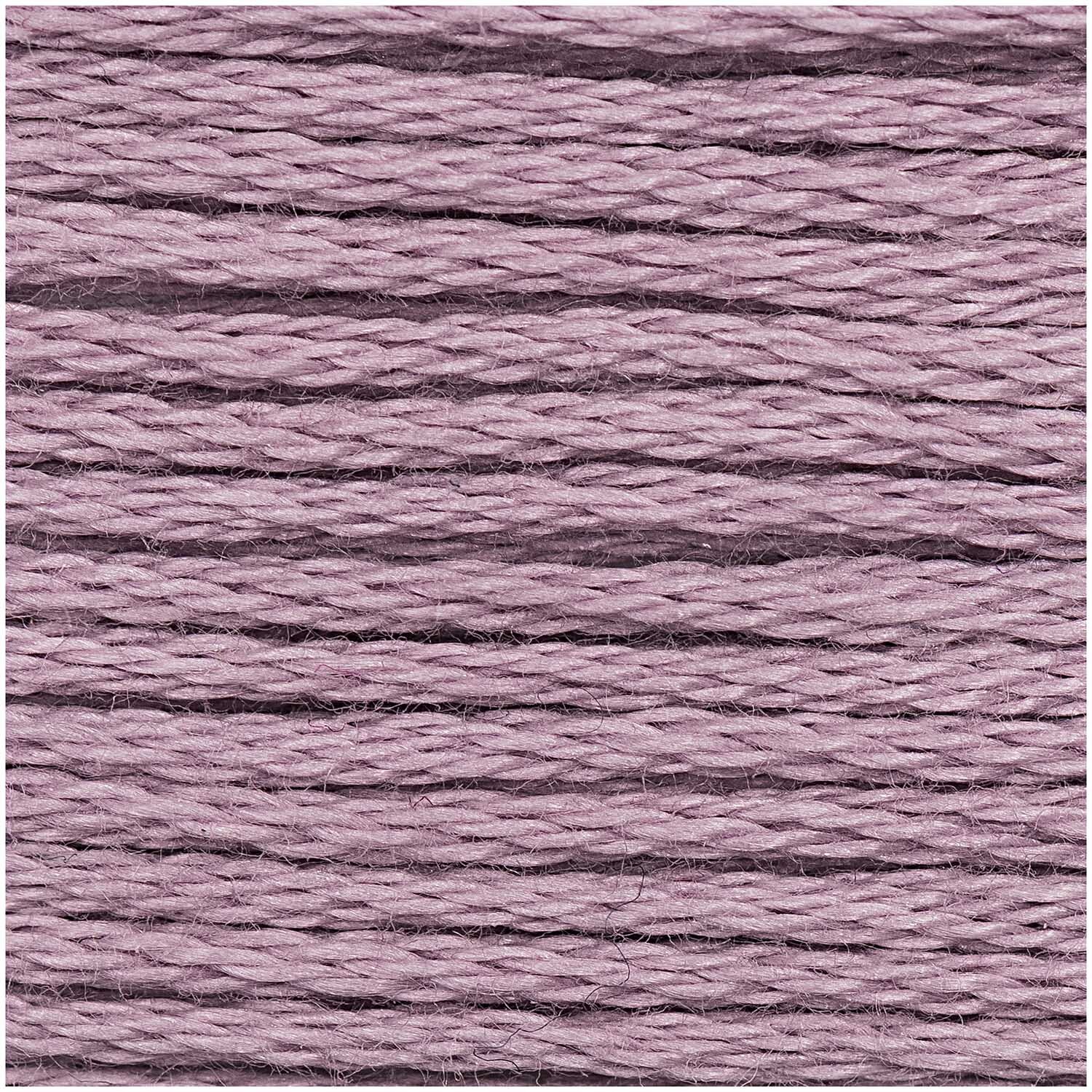 Sticktwist 8m von Rico Design in zartem Lila, ideal für kreative Stickprojekte und Handarbeiten.