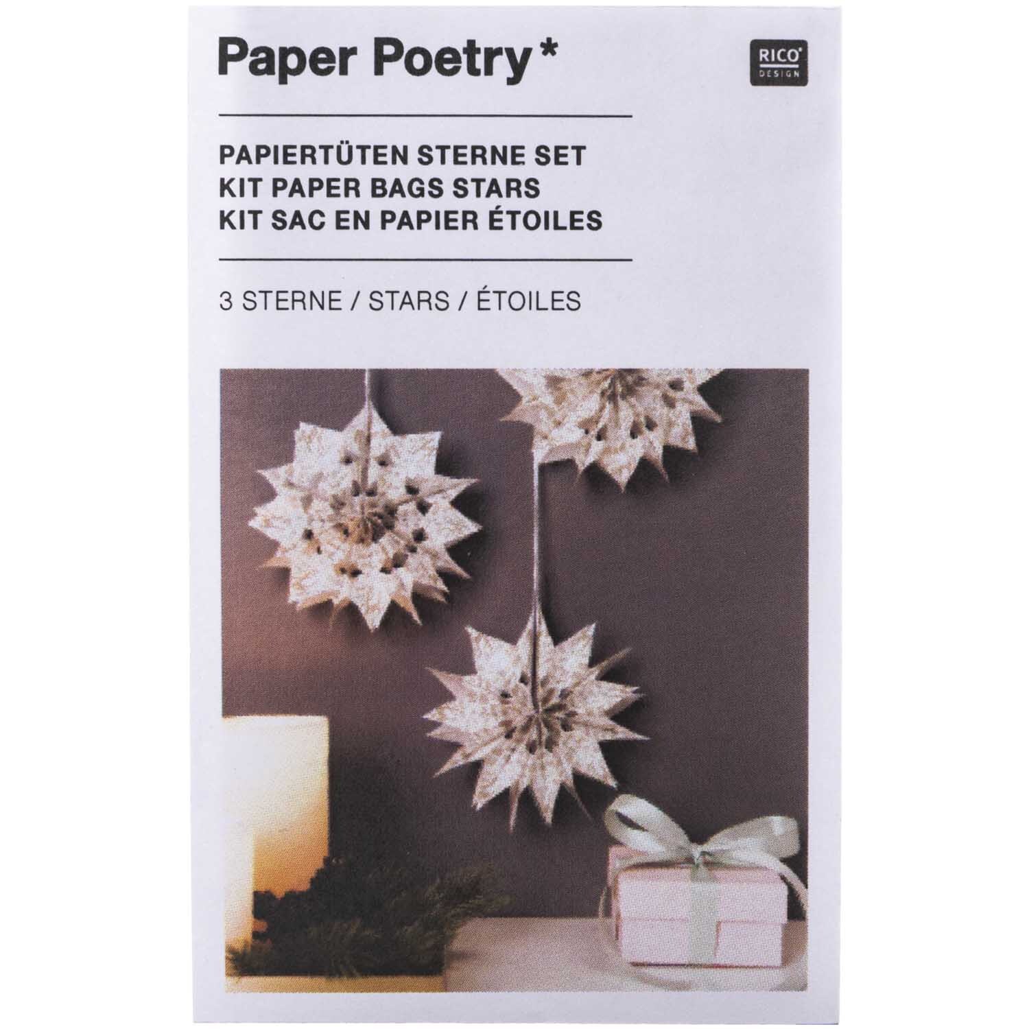 Paper Poetry Bastelset zeigt weiße Papiertüten-Sterne von Rico Design, ideal für festliche Dekorationen.