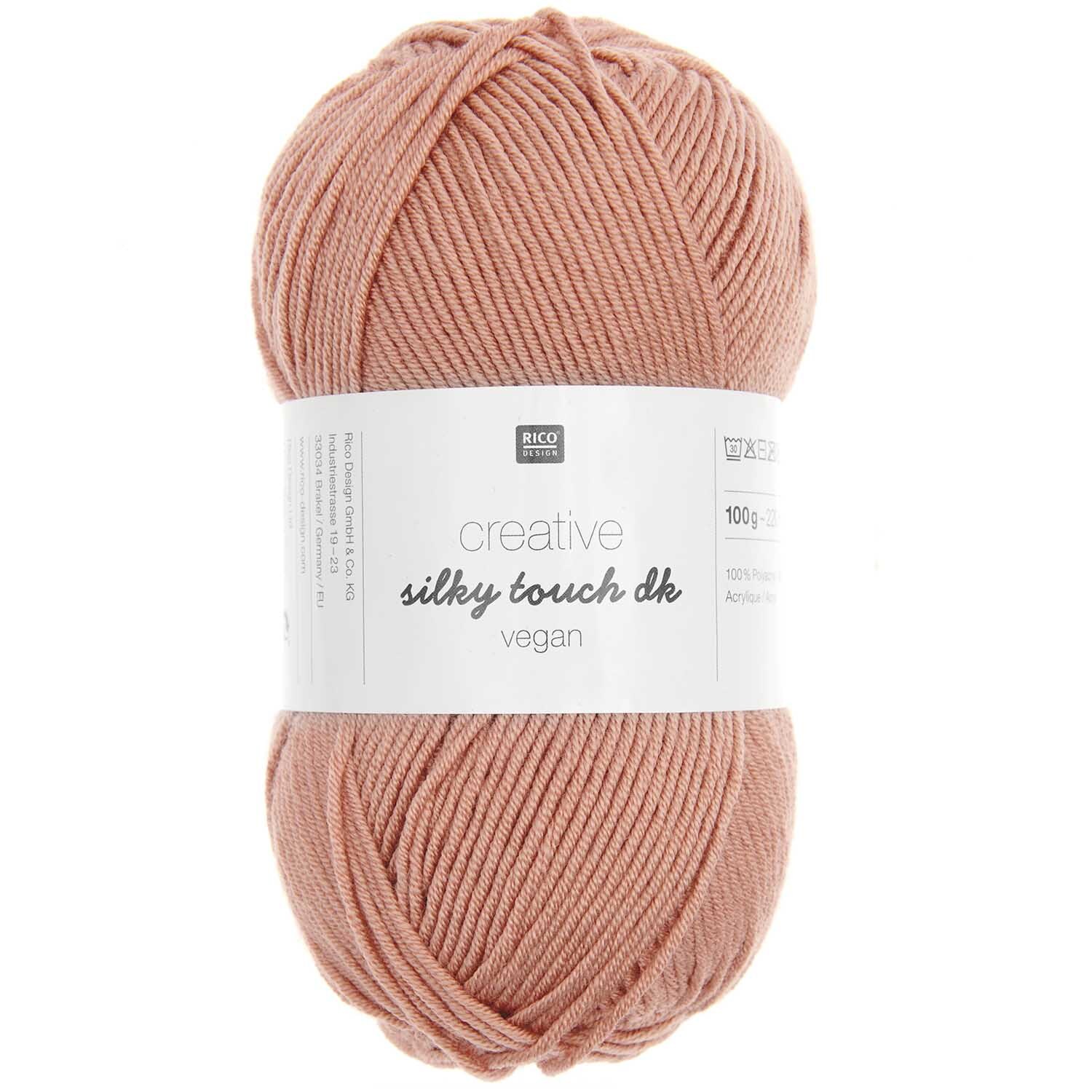 Strickset Pullunder Modell 05 aus Lovewool Nr. 18. Garn in zartem Rosa, vegan, von Rico Design.