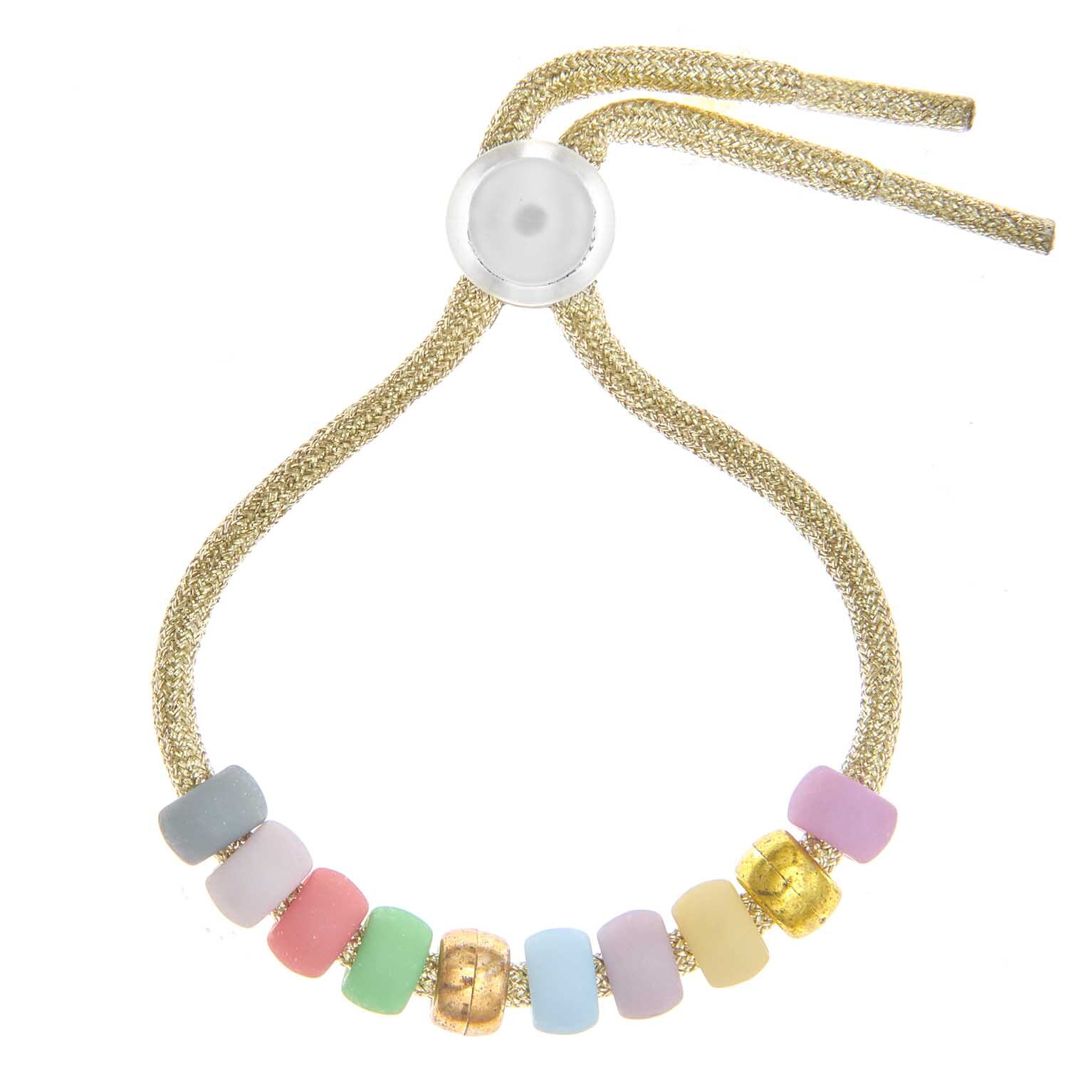 itoshii - Ponii Beads matt Fashion 9x6mm 400 Stück, bunte Perlen auf goldenem Armband von Rico Design.
