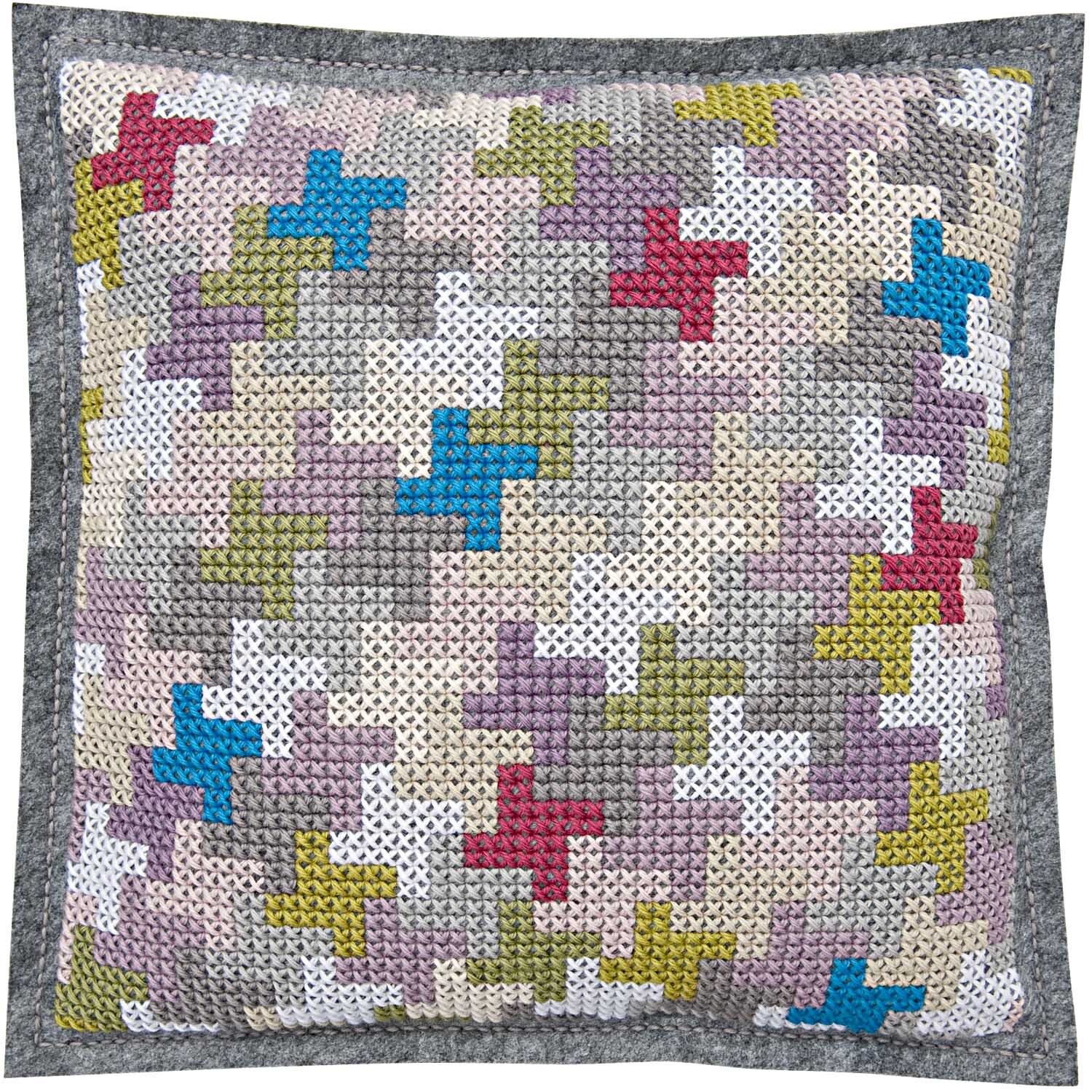 Filzkissen zum Besticken 42x42cm mit buntem Kreuzmuster von Rico Design, ideal für kreative Projekte.