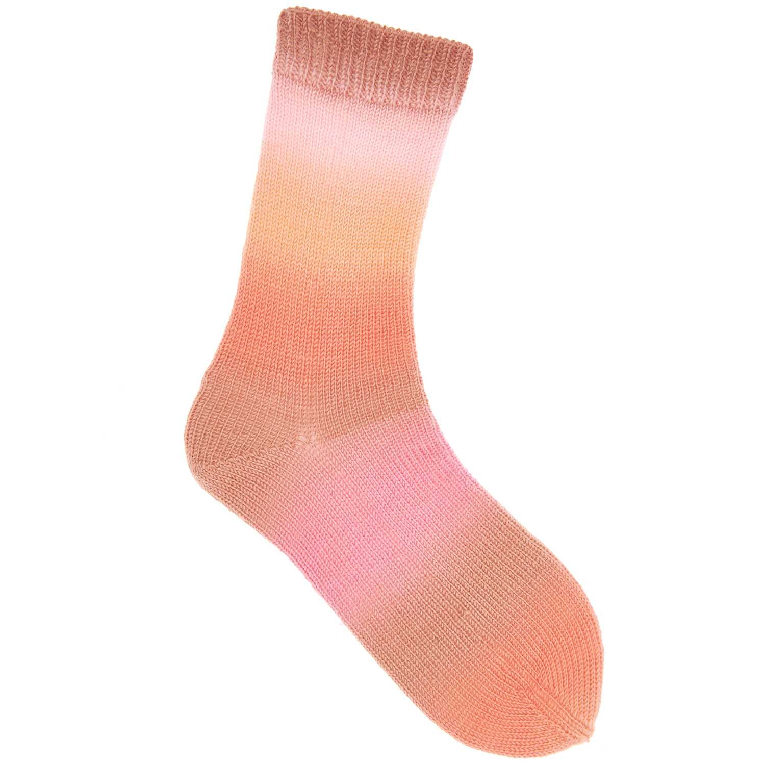 Superba Twirl 4fädig: Ein gestrickter Socken in Lachsfarben von Rico Design, weich und langlebig.