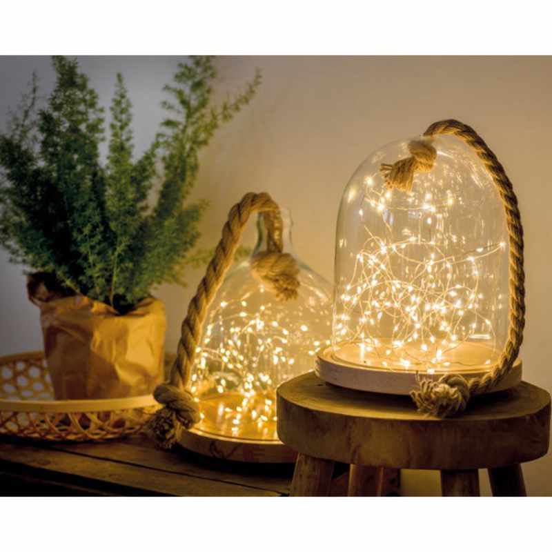 Micro LED-Bündel warmweiß 80cm: Dekorative Lichter unter Glasglocken auf Holztisch, Marke Kaemingk.