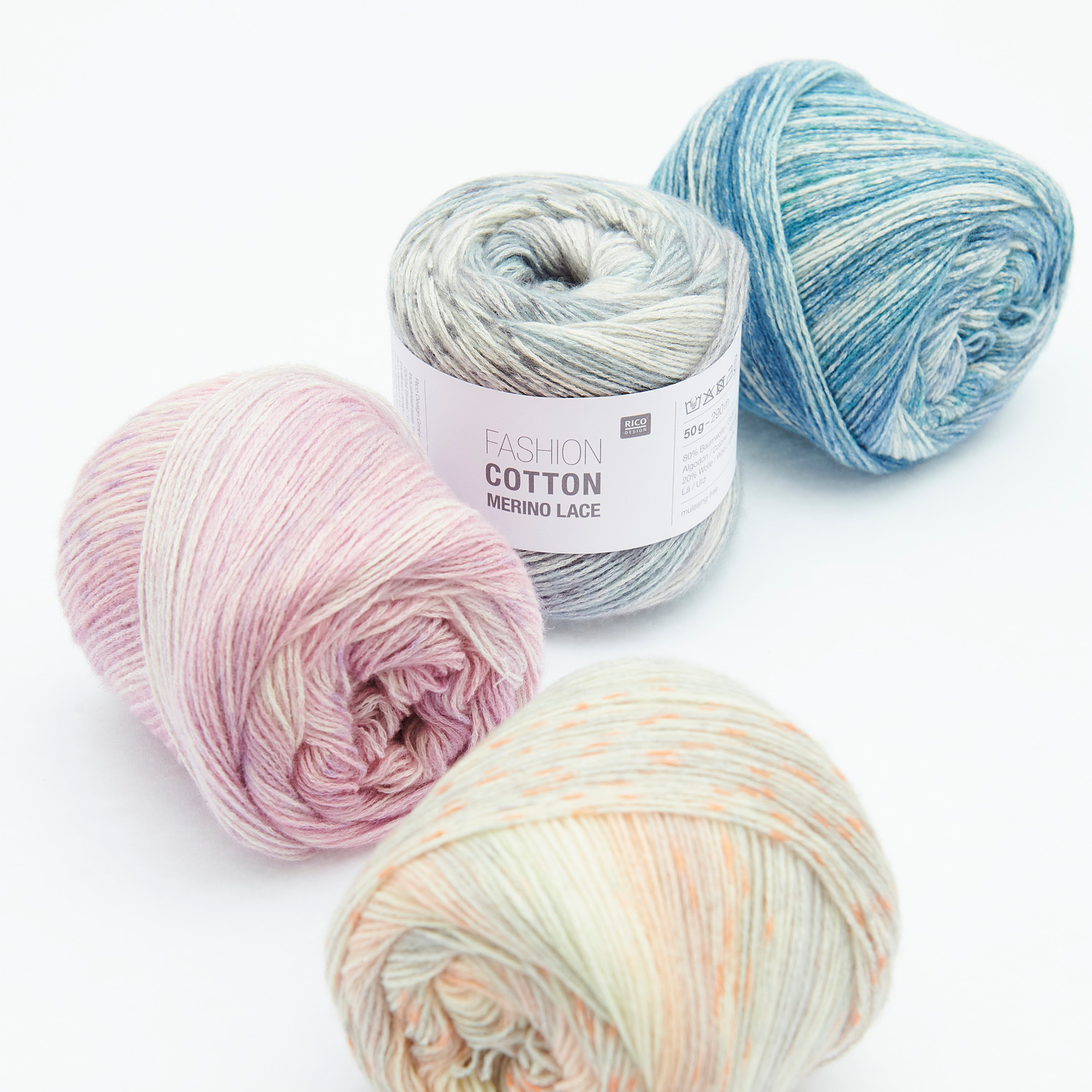 Fashion Cotton Merino Lace Sortiment II zeigt 40 bunte Strickgarne von Rico Design, ideal für alle Jahreszeiten.