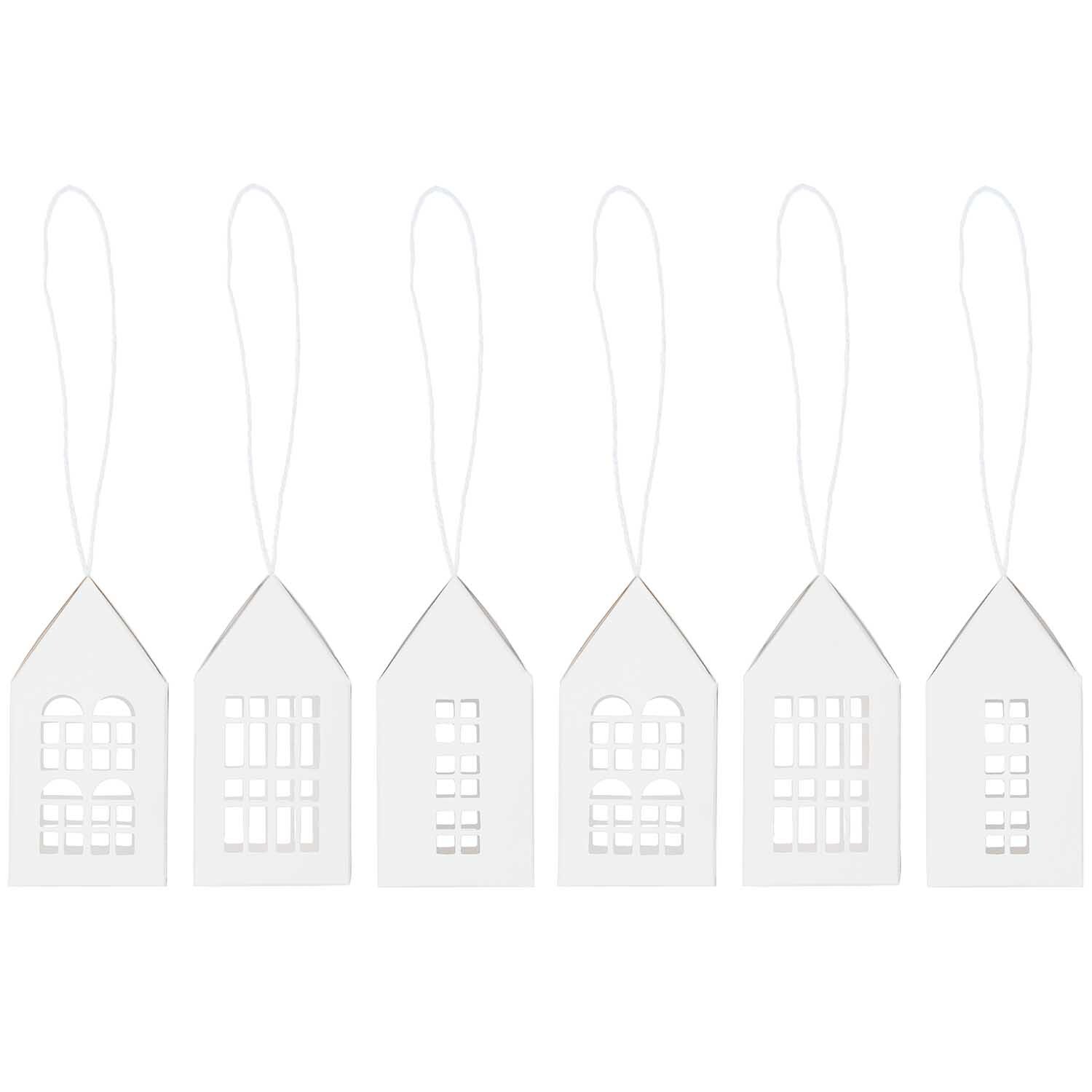 Paper Poetry Papphäuser-Set vorgestanzt von Rico Design, bestehend aus sechs weißen Anhängern in Hausform mit filigranen Fensterausschnitten.