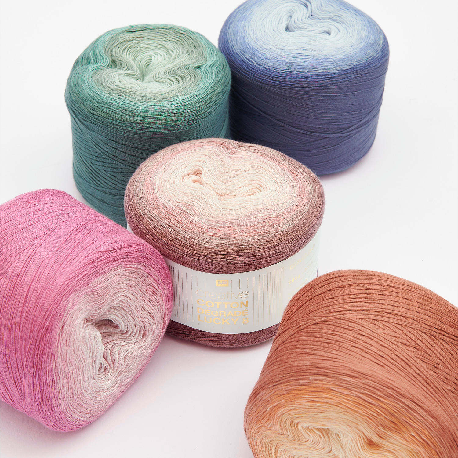 Creative Cotton Dégradé Lucky 8, 200g 800m, in Pink, Altrosa, Terracotta, Denim und Efeu von Rico Design.